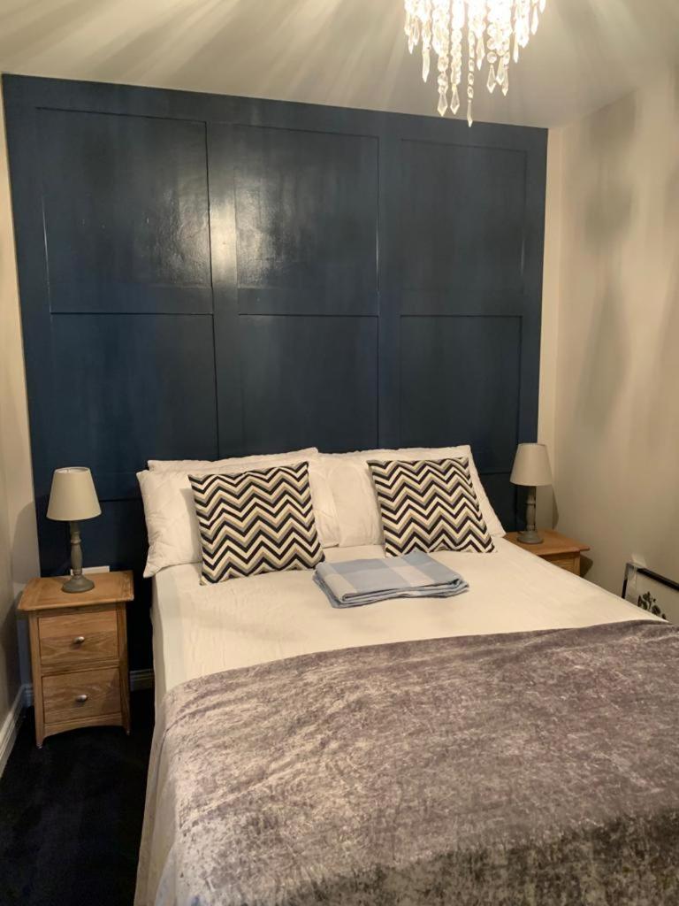 Three-Bedroom House photo 2