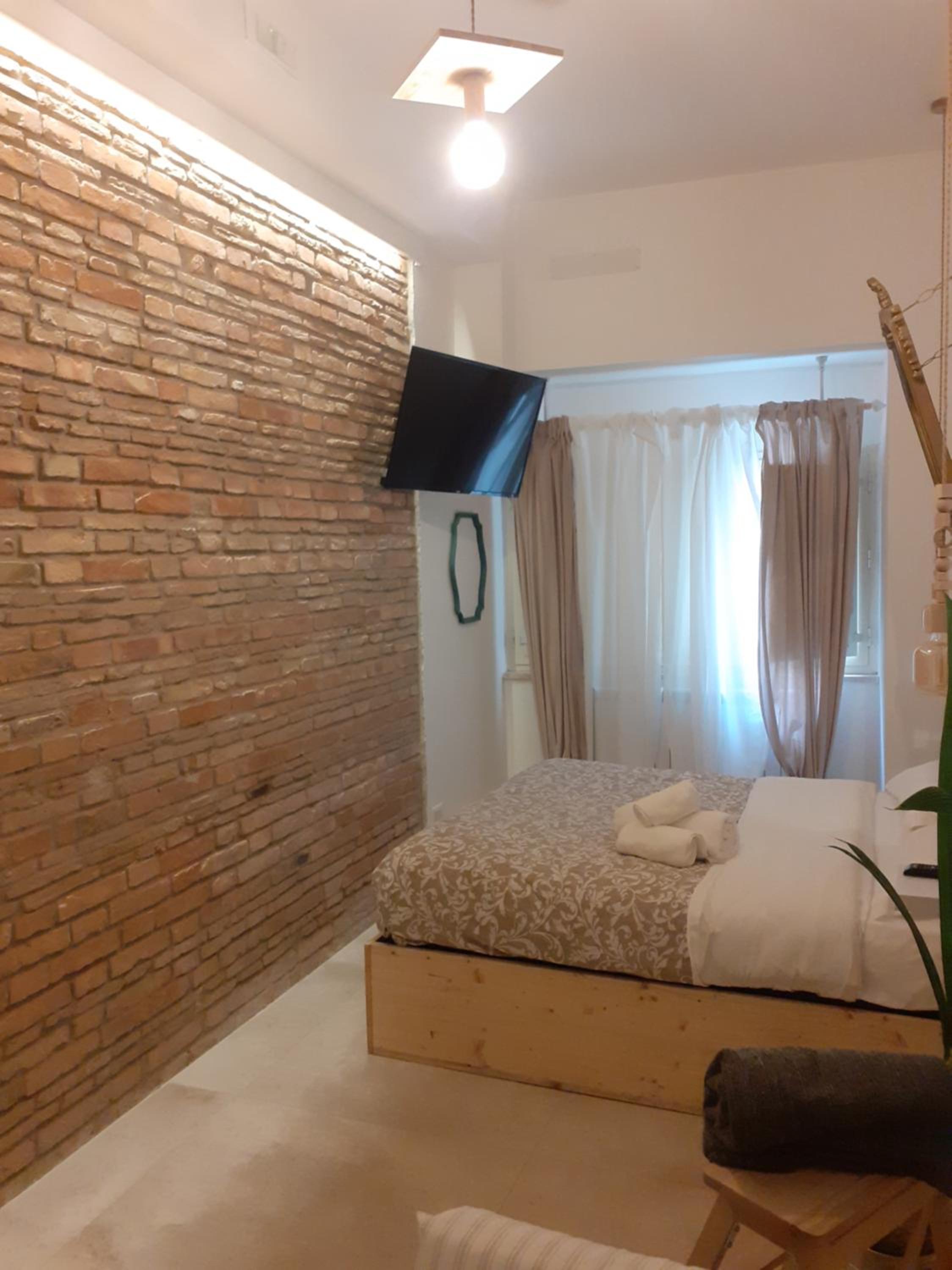 Large Double Room photo 1