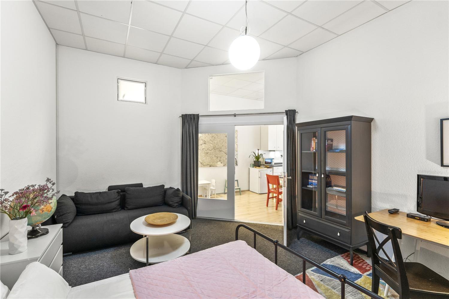 Three-Bedroom Apartment photo 3