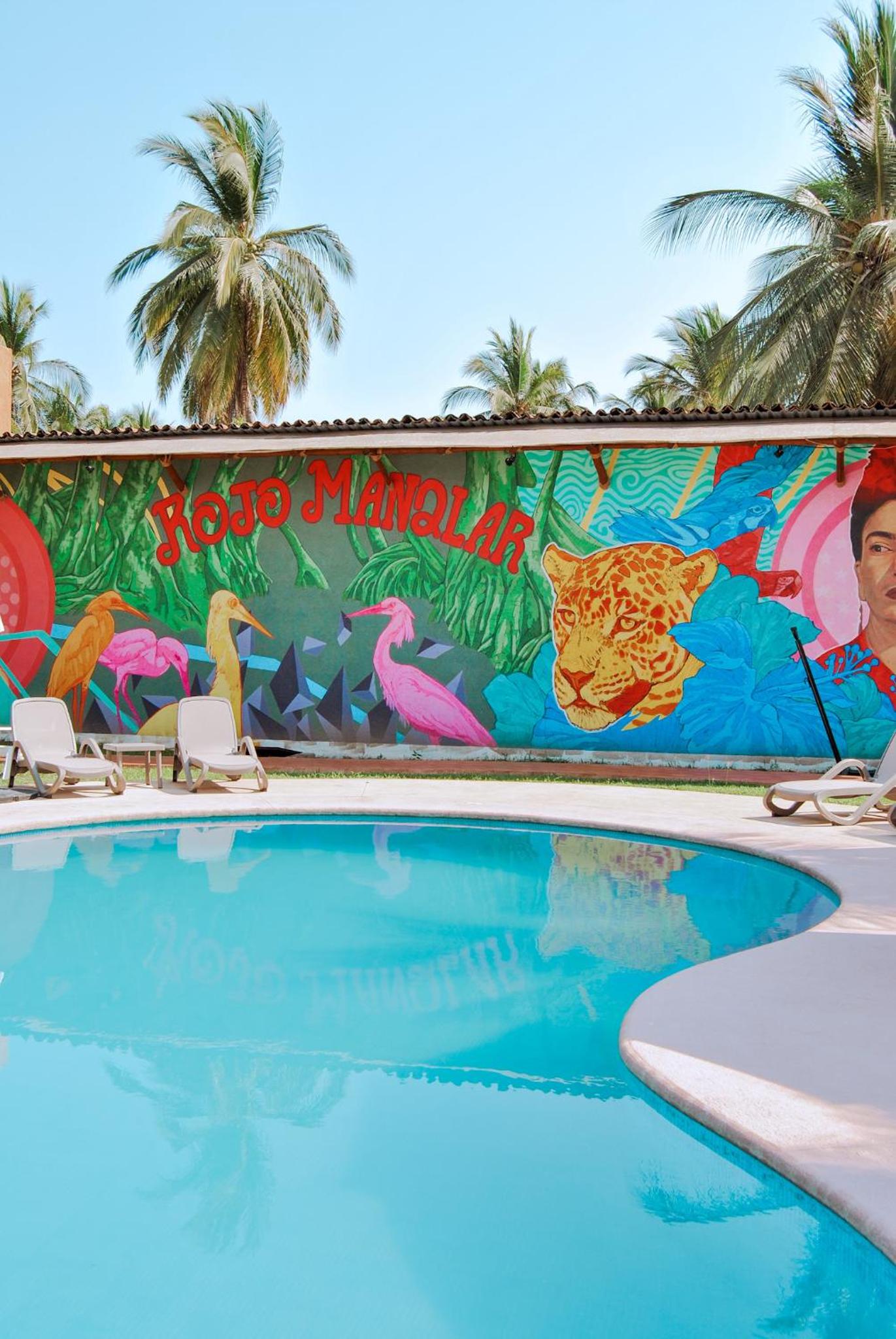 Triple Room with Pool View - Photo 2