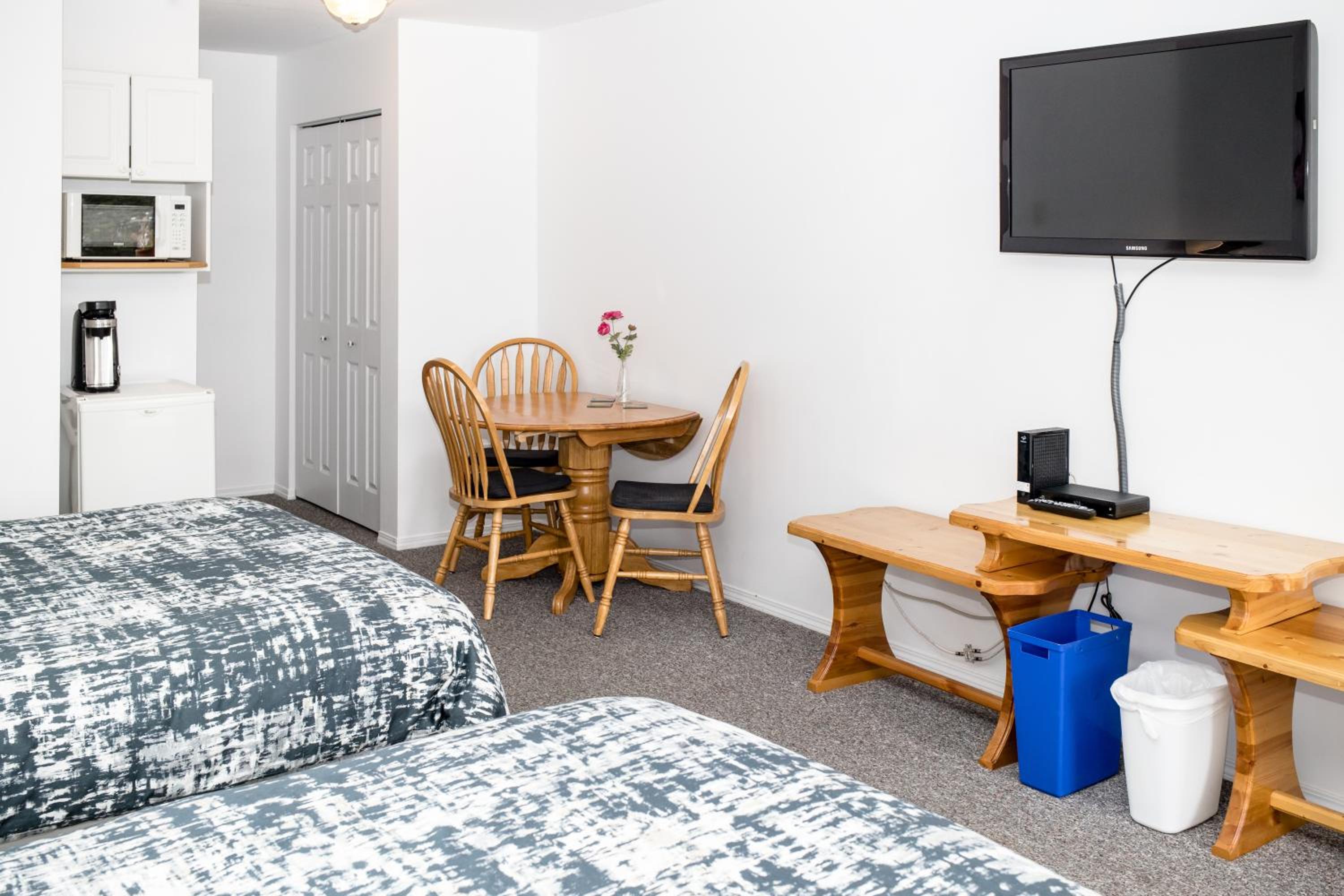 Standard Queen Room - Not Pet Friendly photo 2