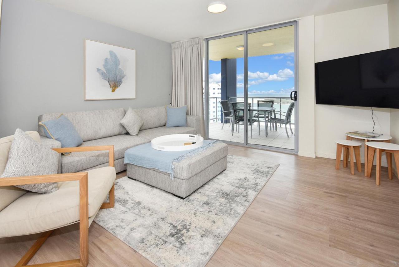 2 Bedroom with Water View - Photo 3