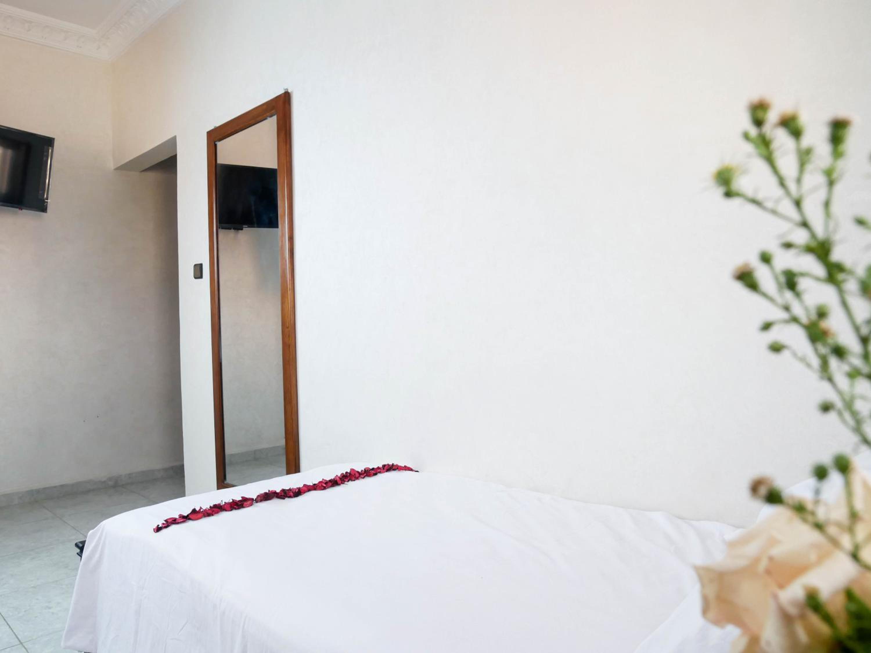 Twin Room with Shower