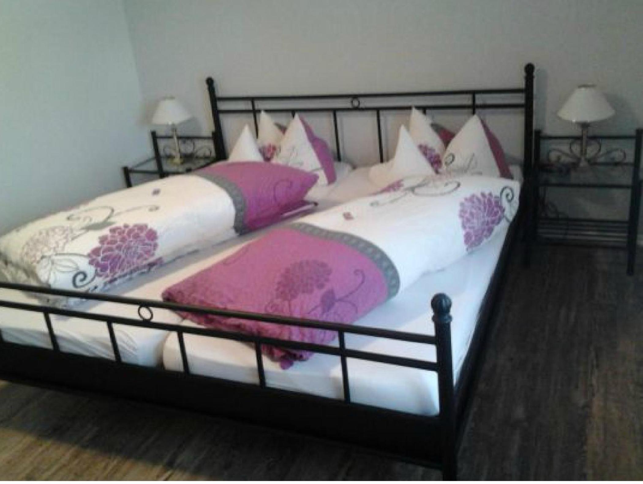 Double Room - Photo 10