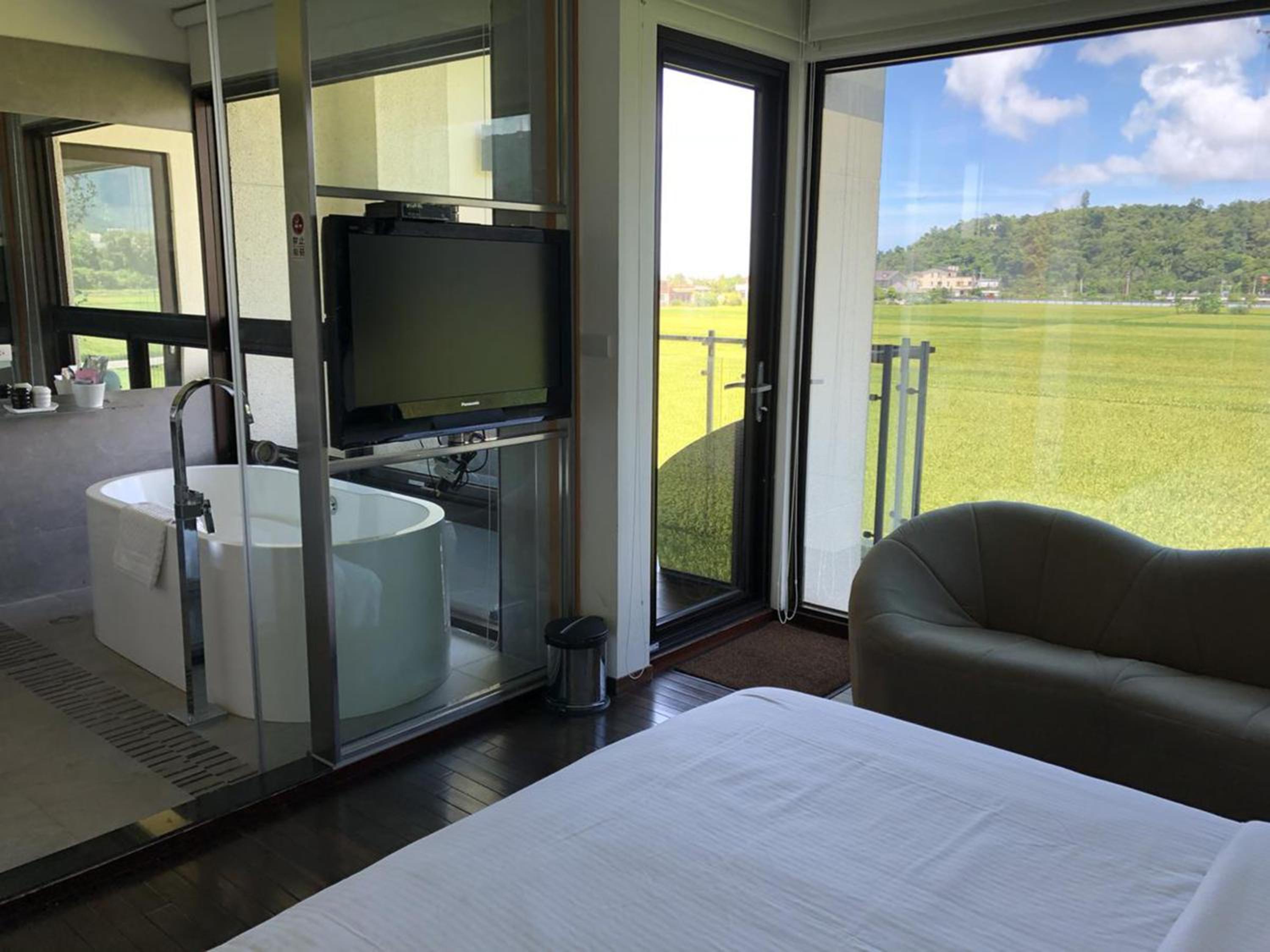 Standard Double Room - Photo 12