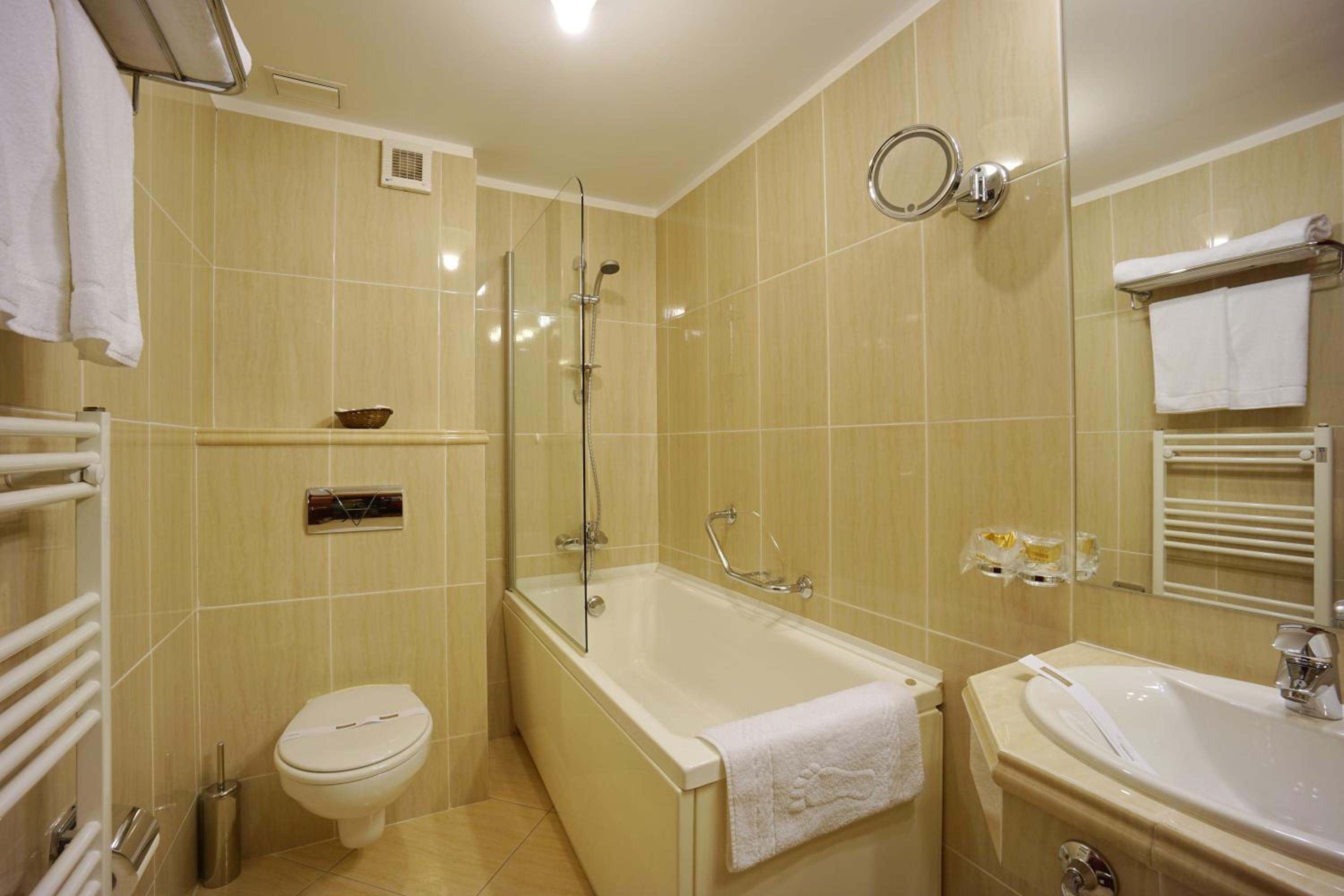 Superior Twin Room with Garden View photo 3