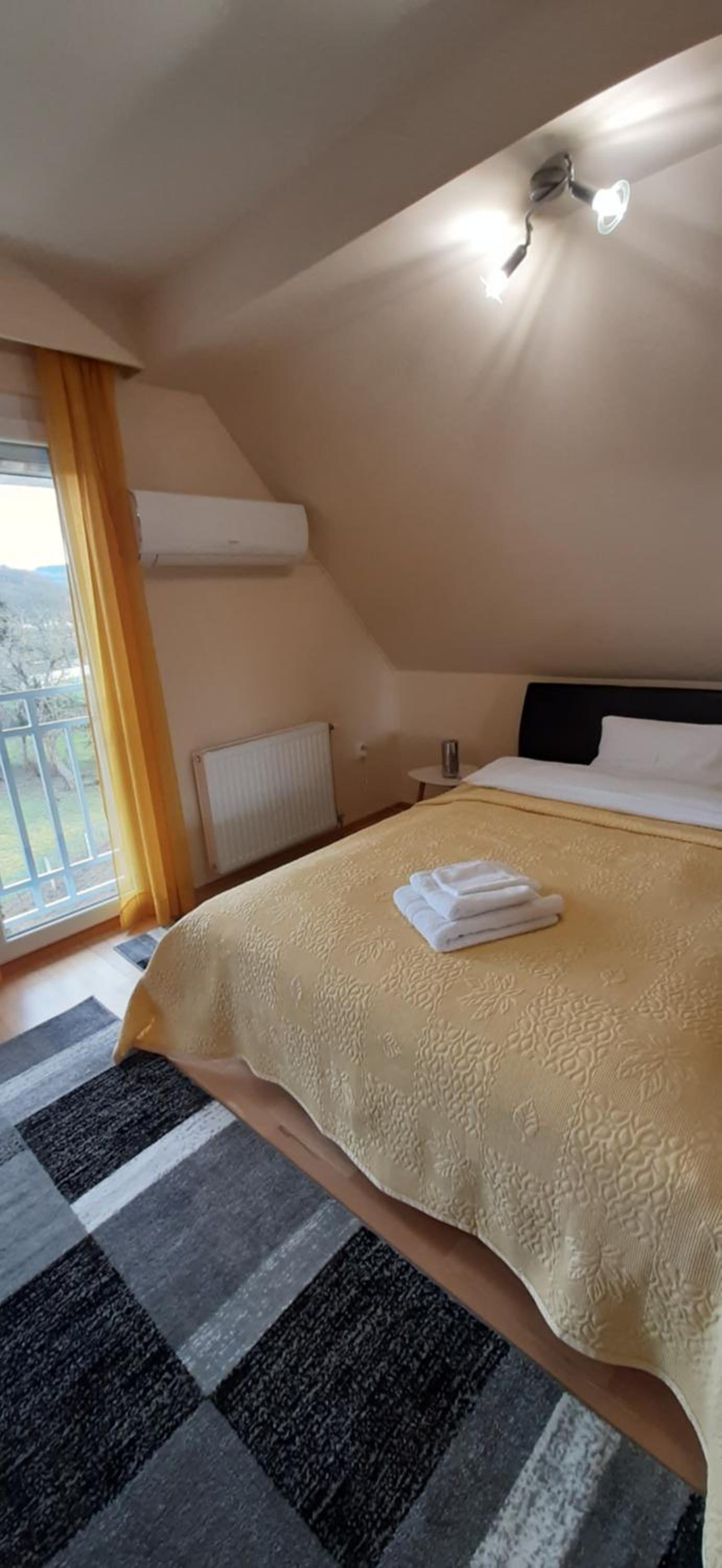 One-Bedroom Apartment - Photo 30