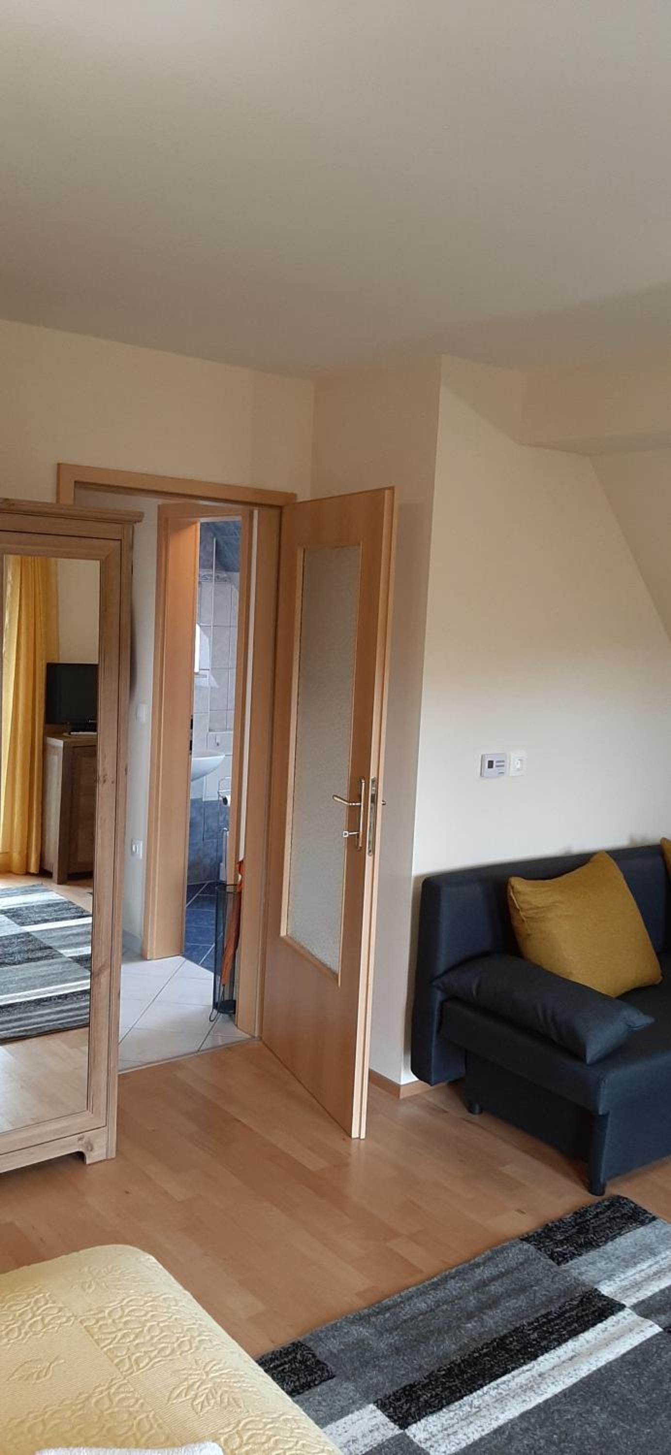 One-Bedroom Apartment - Photo 33