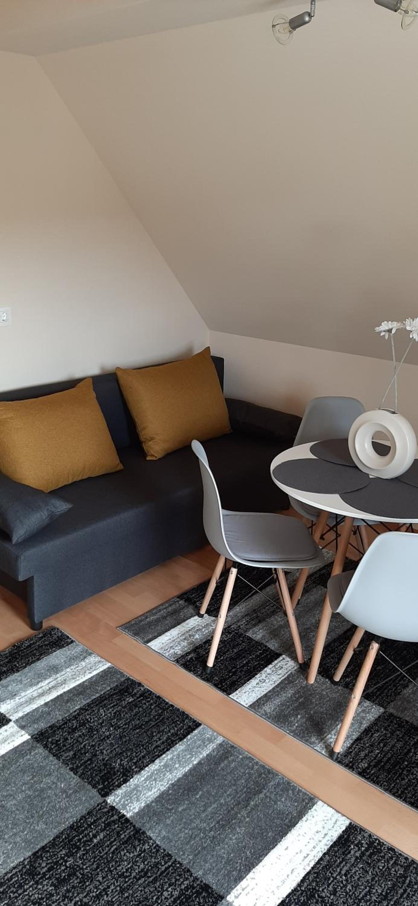 One-Bedroom Apartment - Photo 35