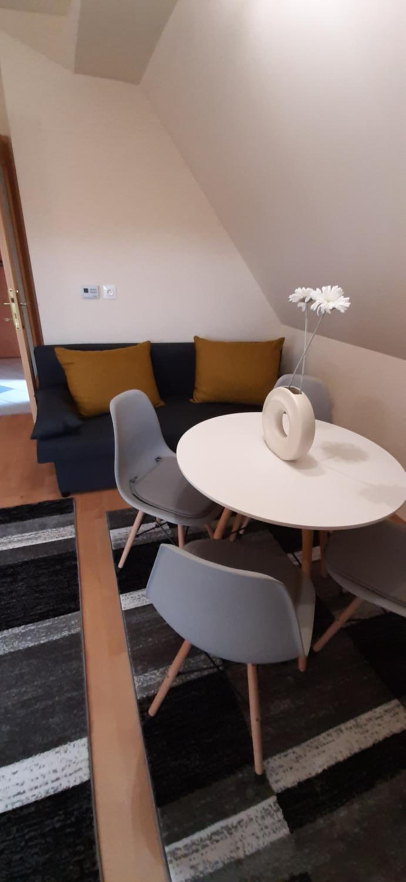 One-Bedroom Apartment - Photo 36