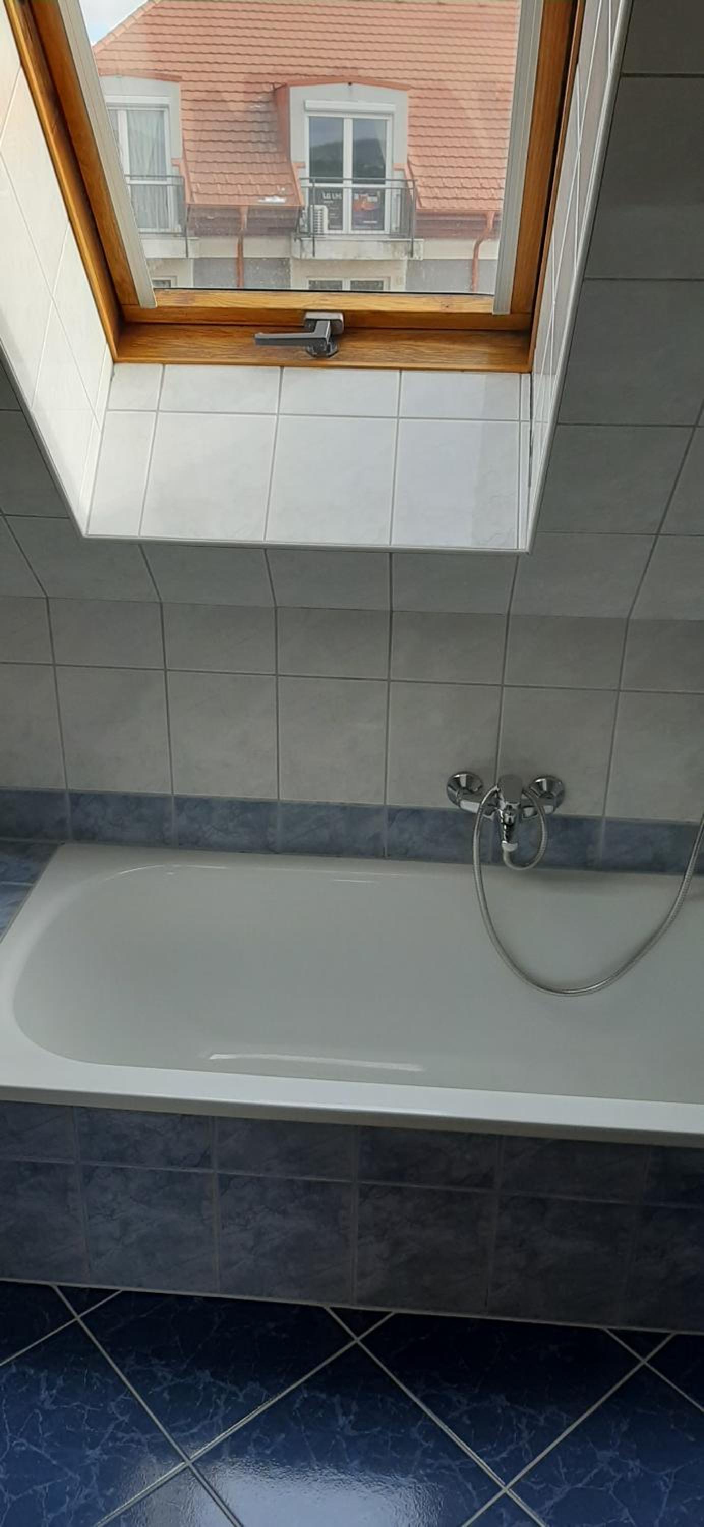 One-Bedroom Apartment - Photo 11