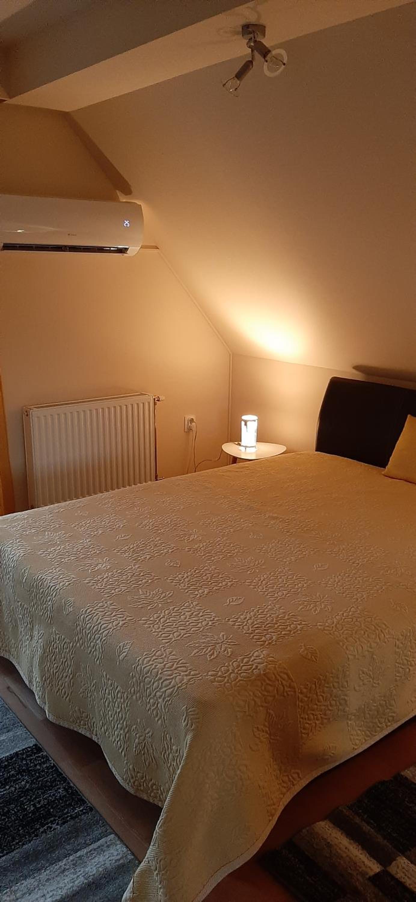 One-Bedroom Apartment - Photo 20
