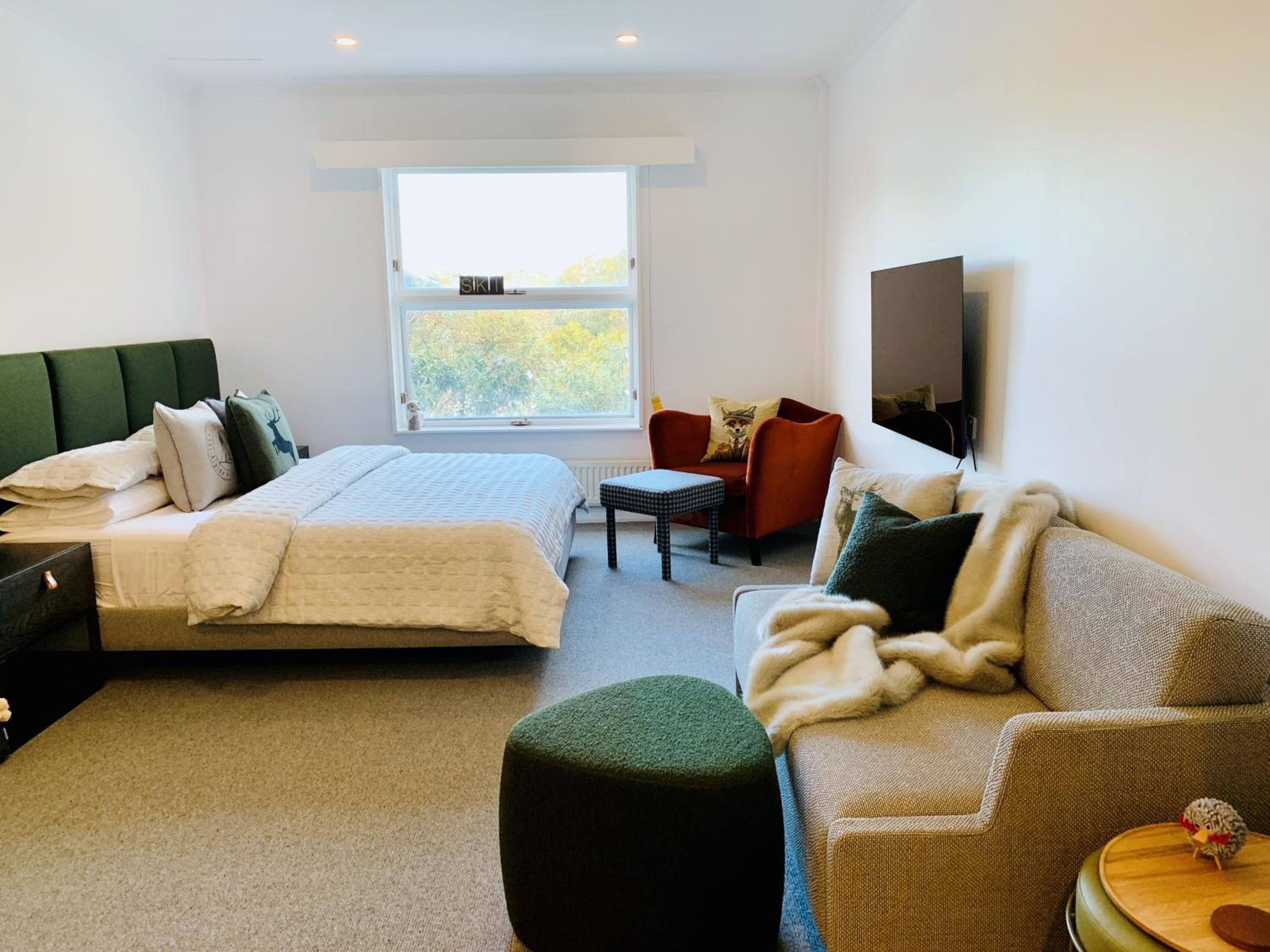 Deluxe King Room