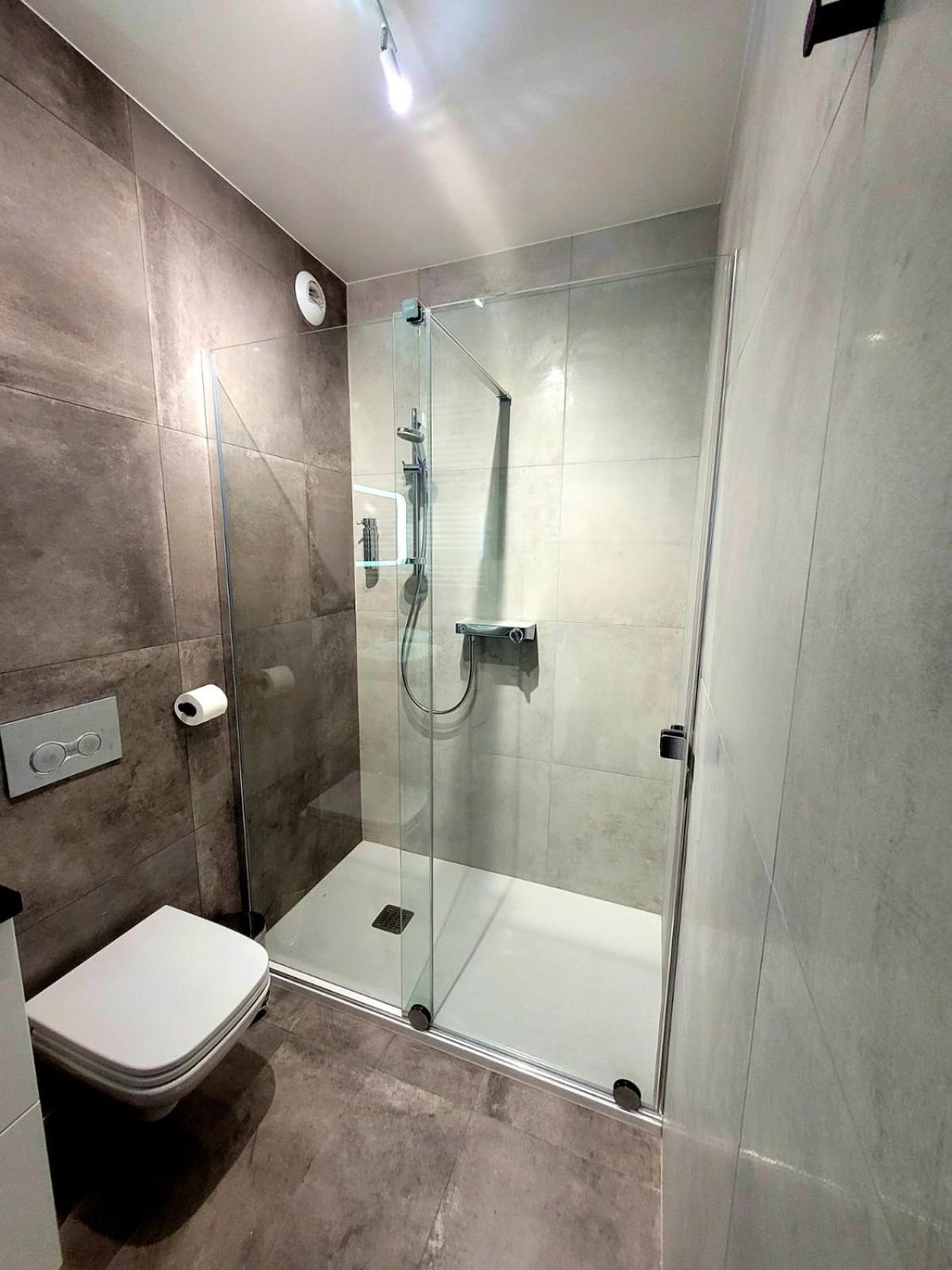 Standard Suite - Photo 12