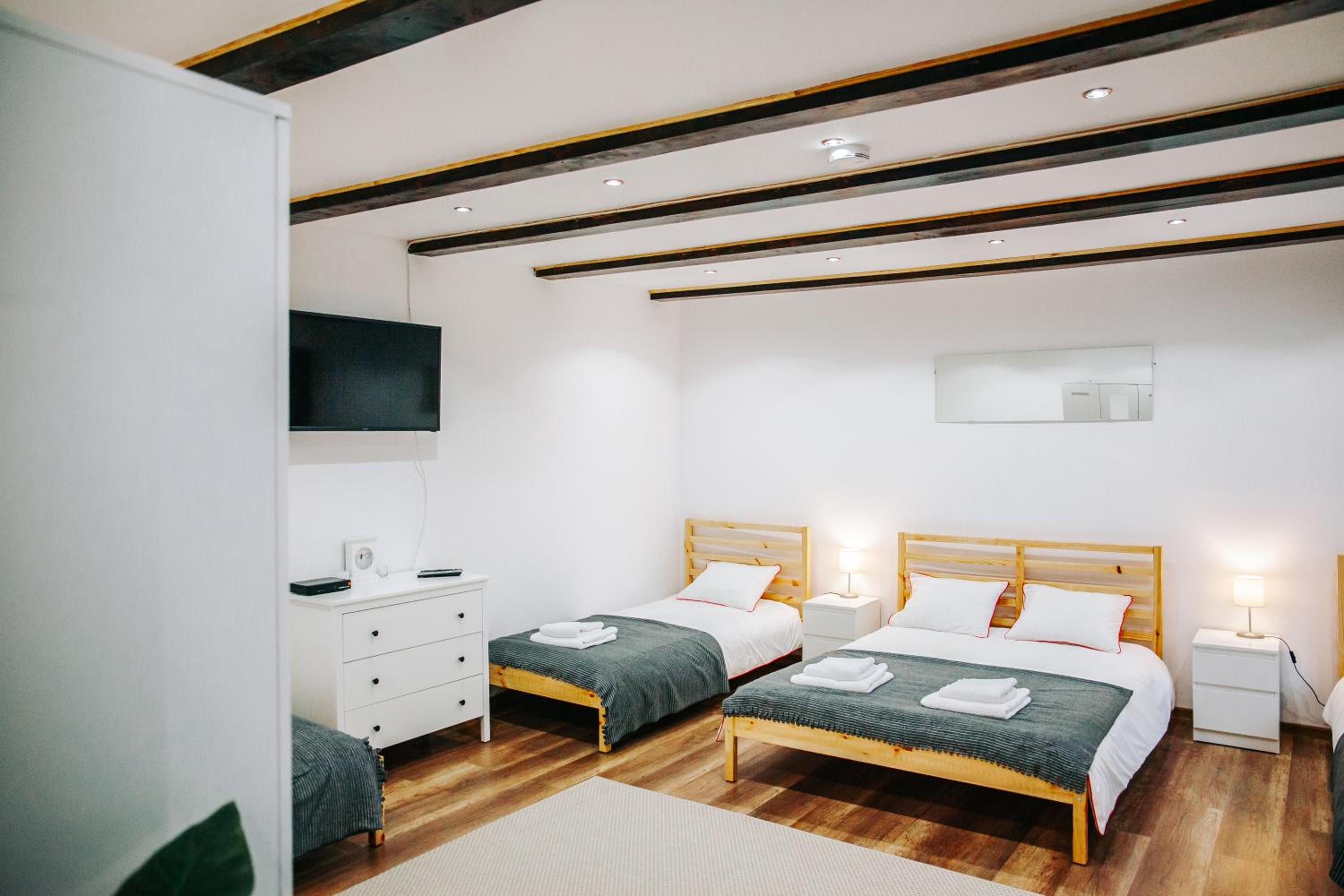 Deluxe Suite with Spa Bath - Photo 4