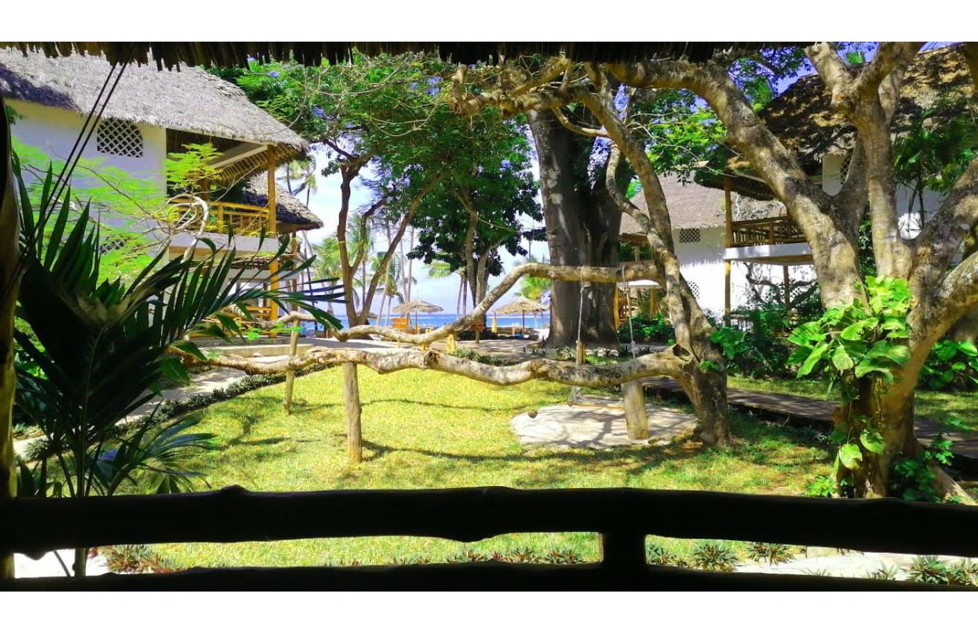 Three-Bedroom Villa - Photo 4