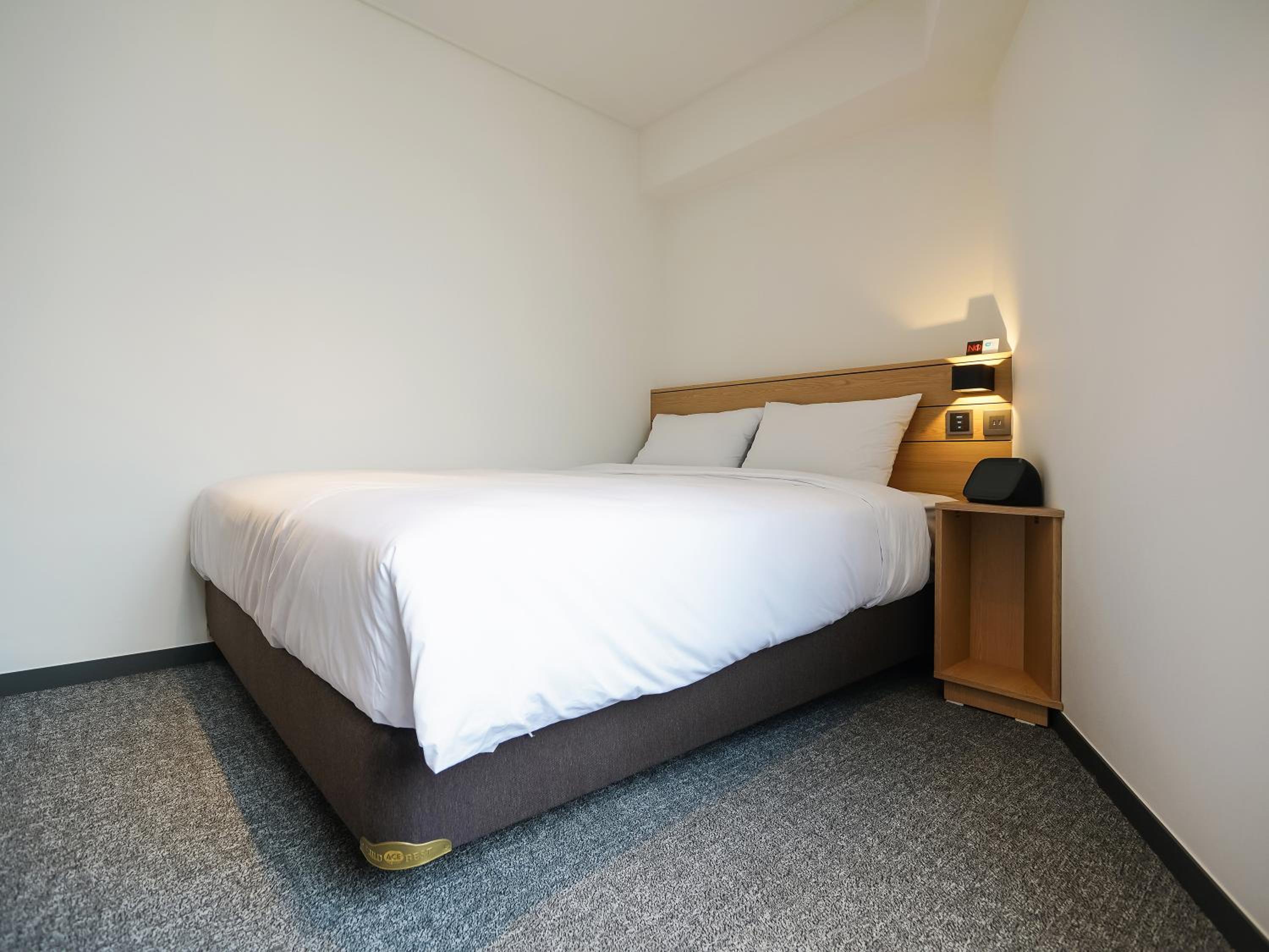 Double Room With Complimentary Breakfast - Photo 11