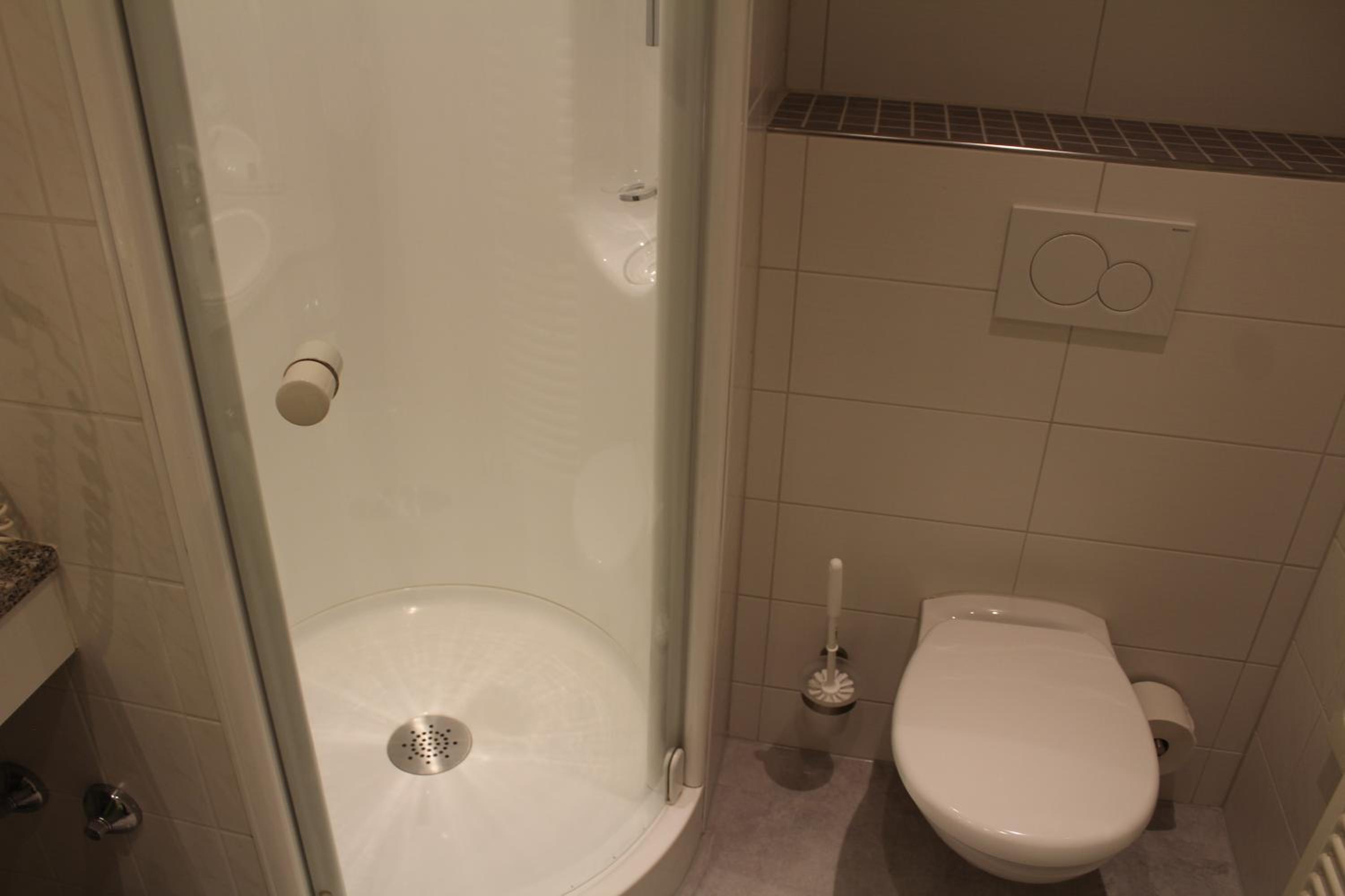 Economy Double Room - Photo 4