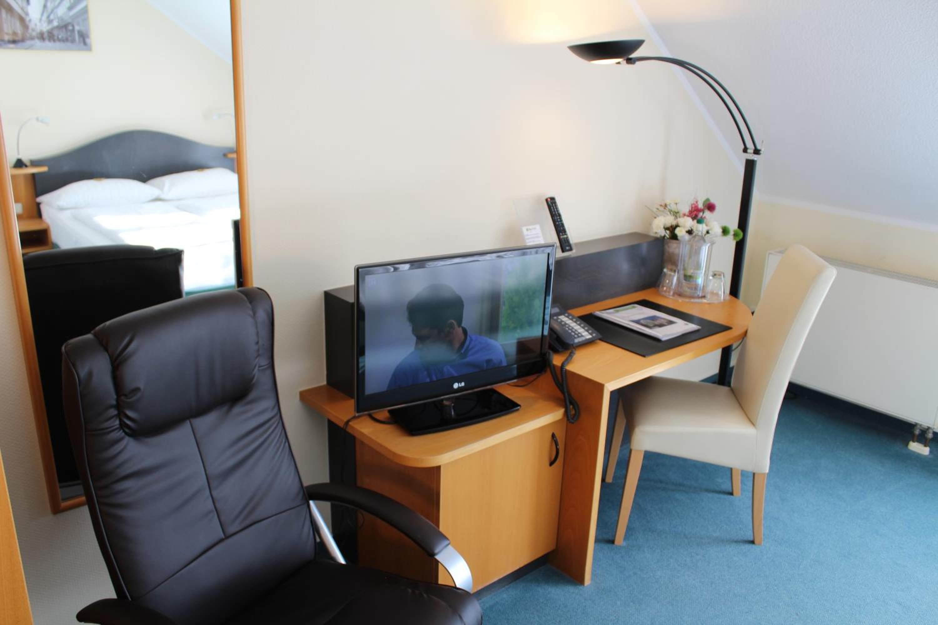 Standard Double Room - Photo 3