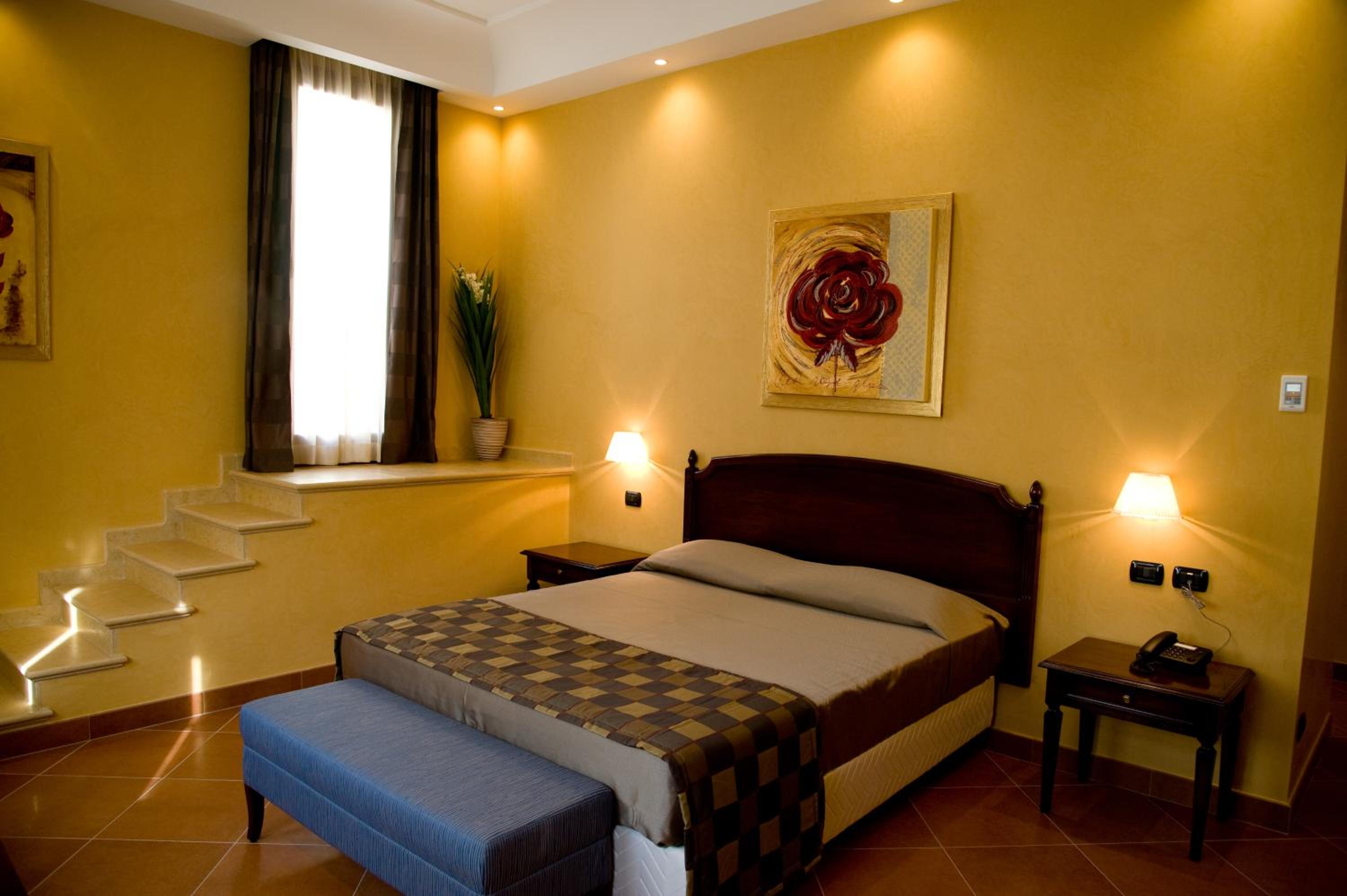 Classic Double Room - Photo 9