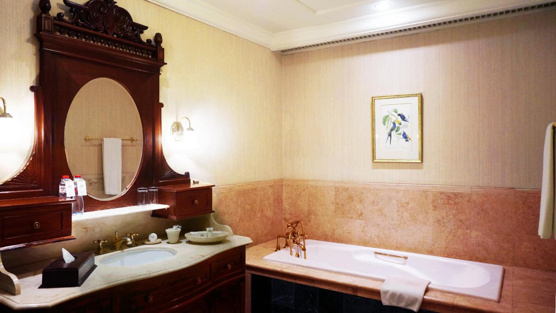 Classic King Room - Photo 4