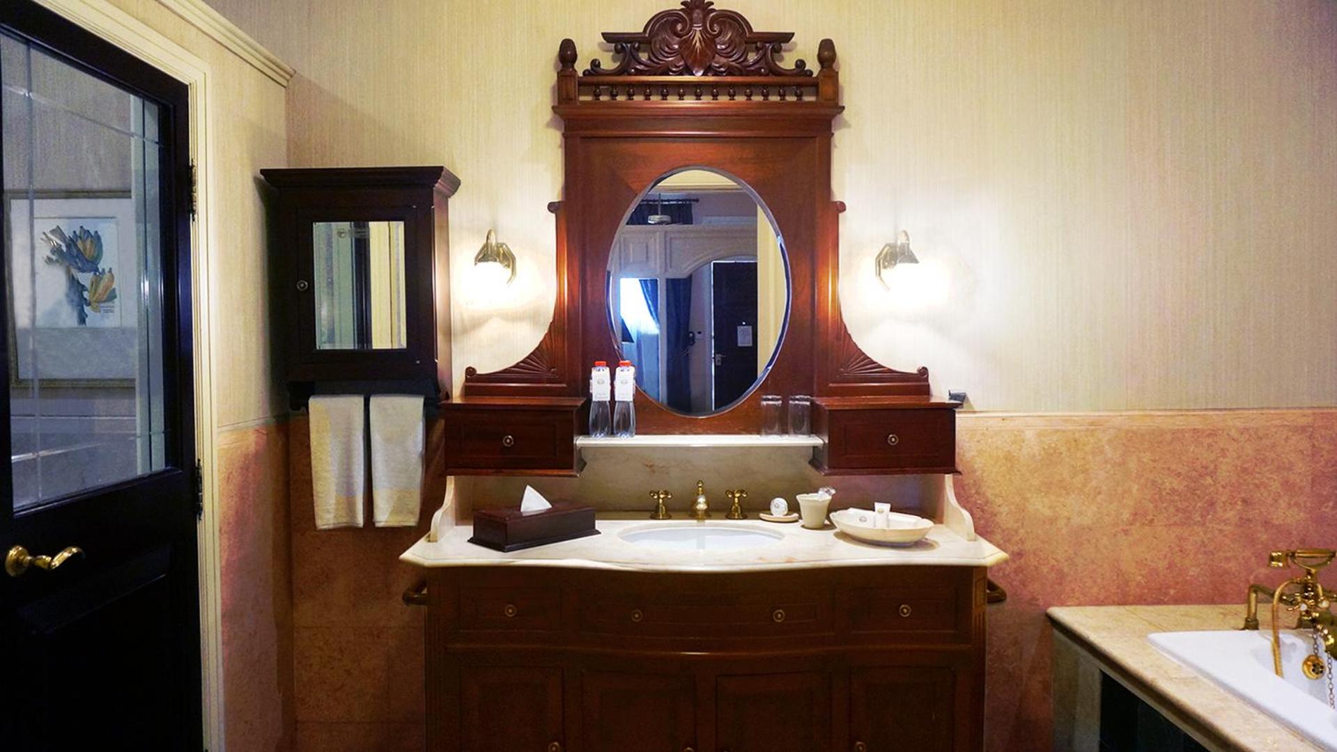 Classic King Room - Photo 3
