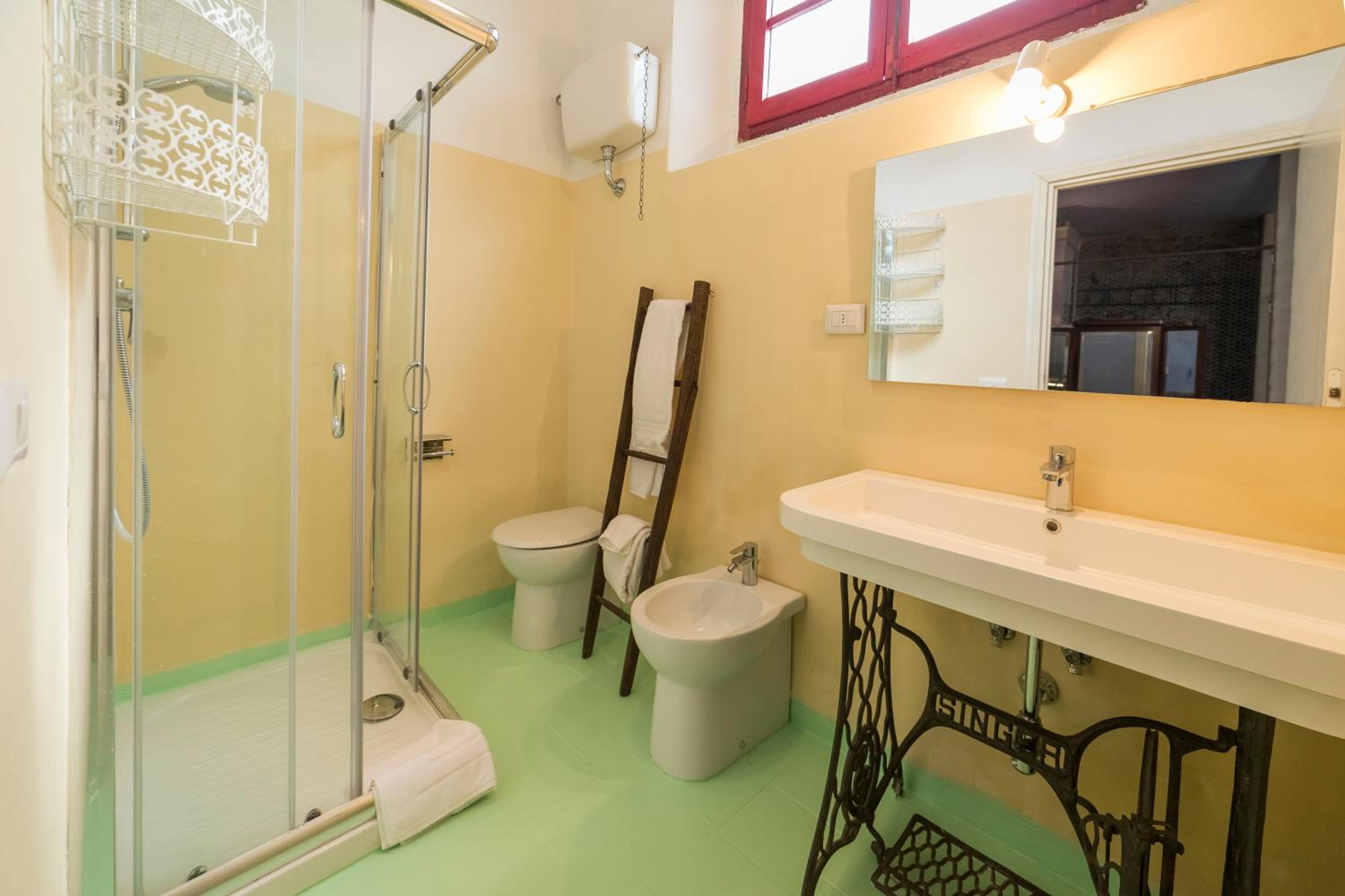 Deluxe Junior Suite photo 3