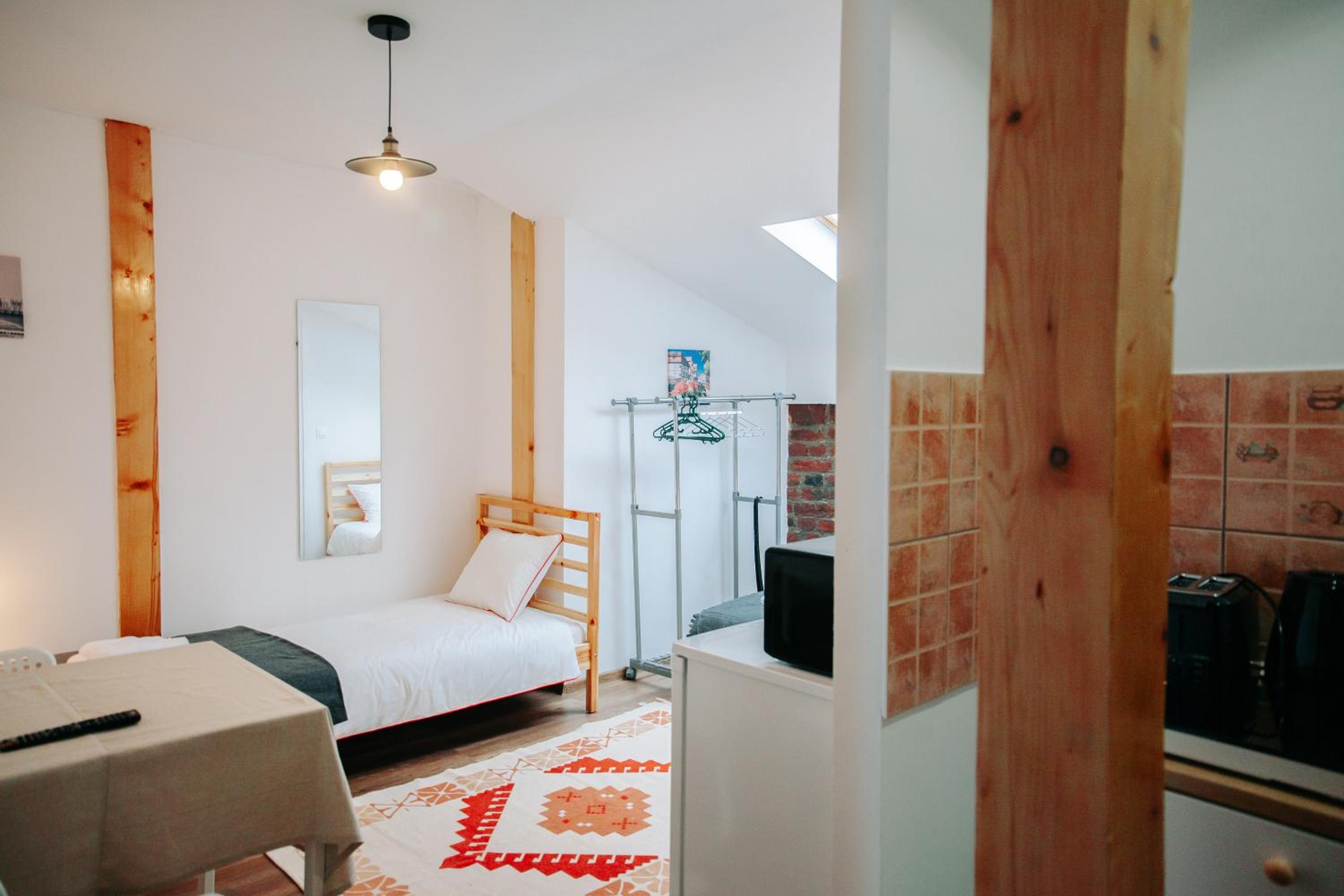 Standard Twin Room - Photo 2
