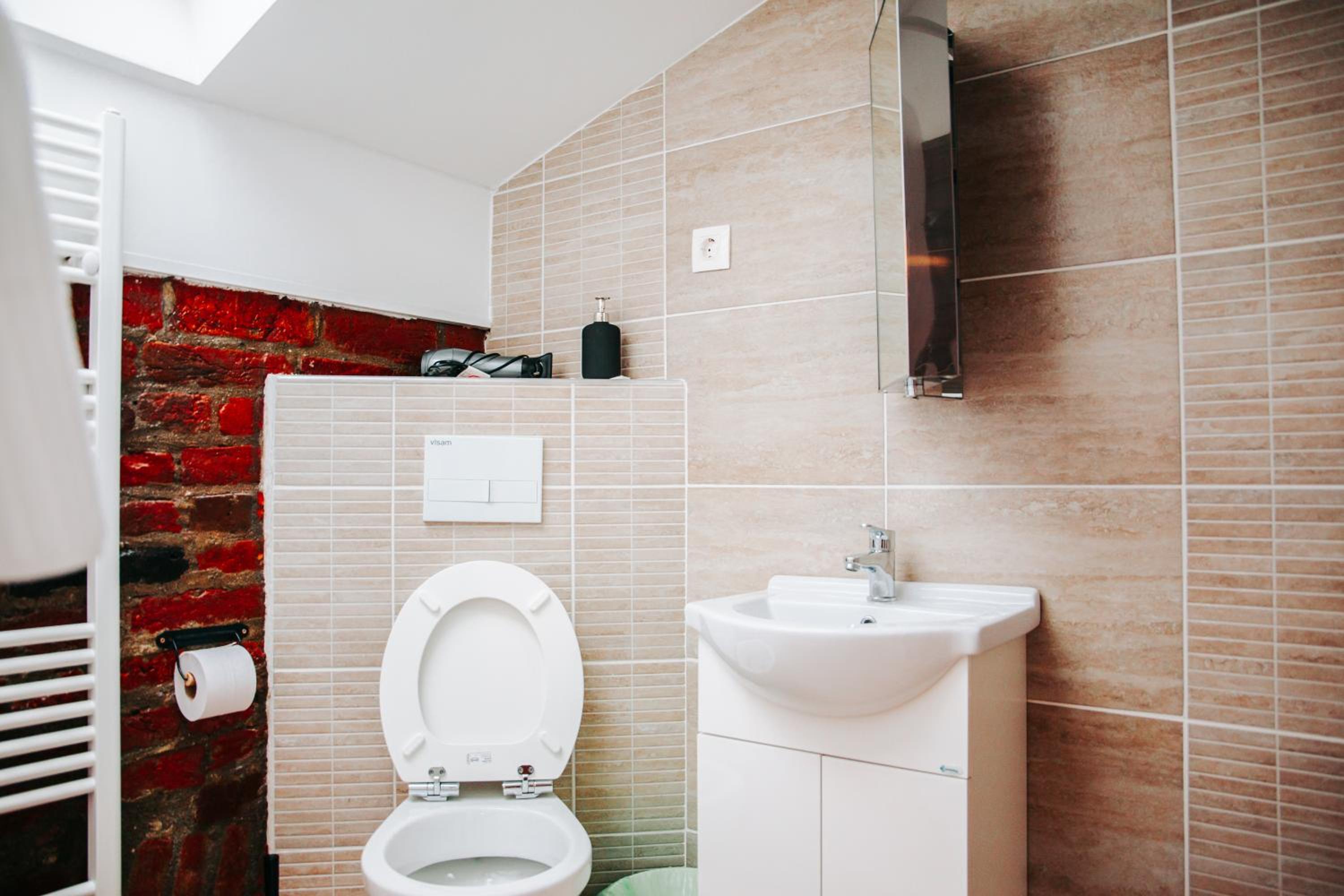 Standard Twin Room - Photo 6