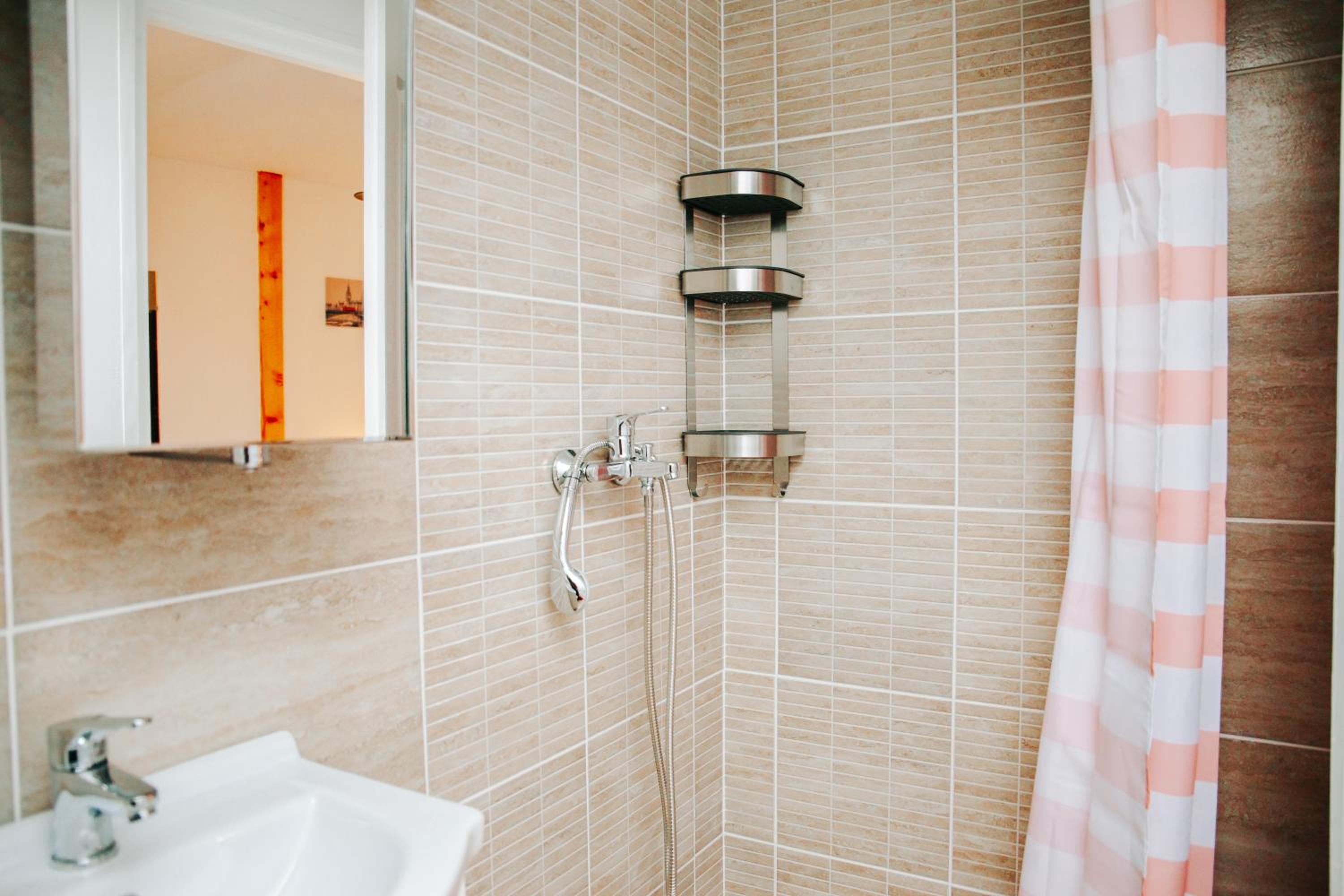 Standard Twin Room - Photo 5