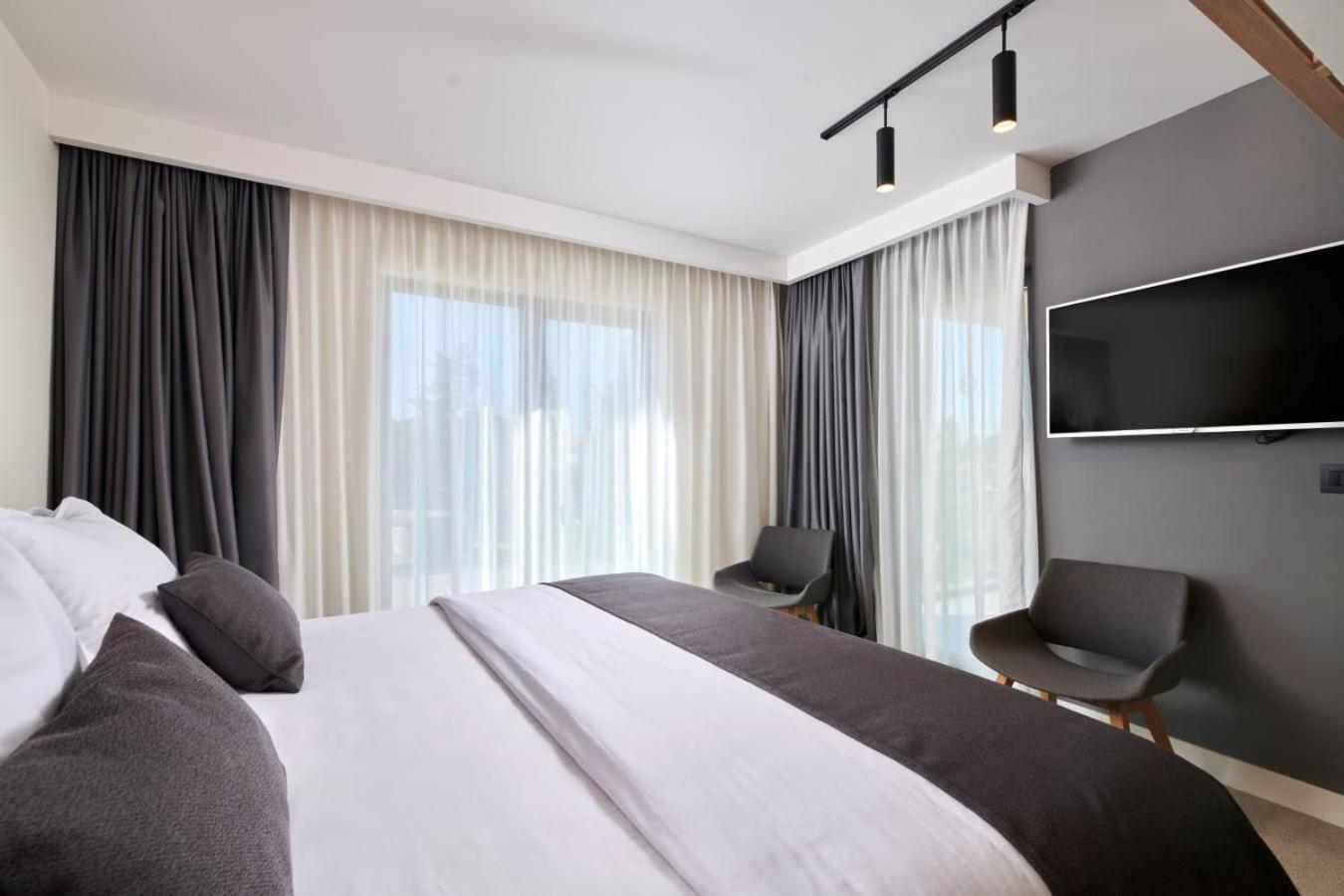 Suite with Balcony - Photo 1