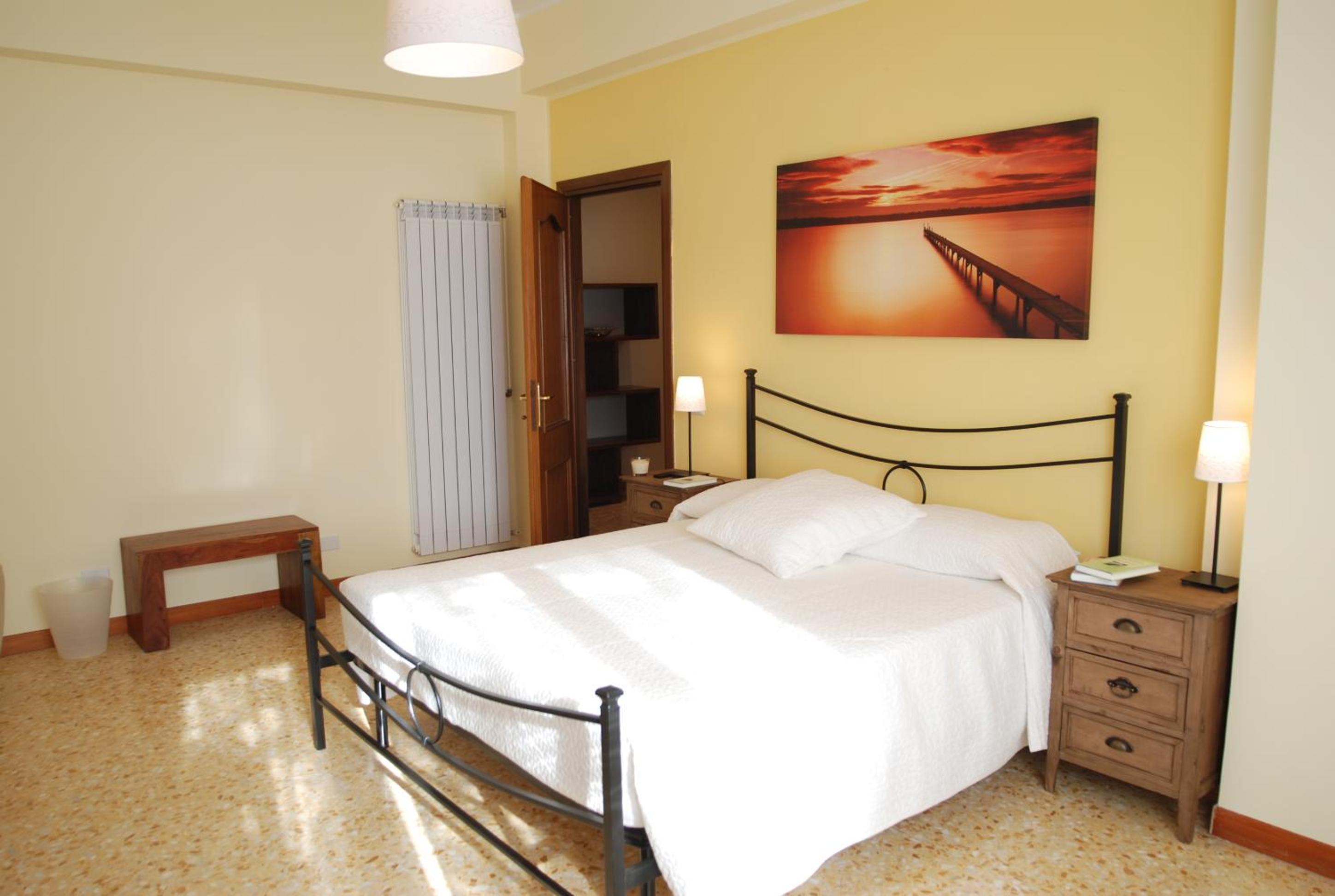 Double Room with Private Bathroom photo 1
