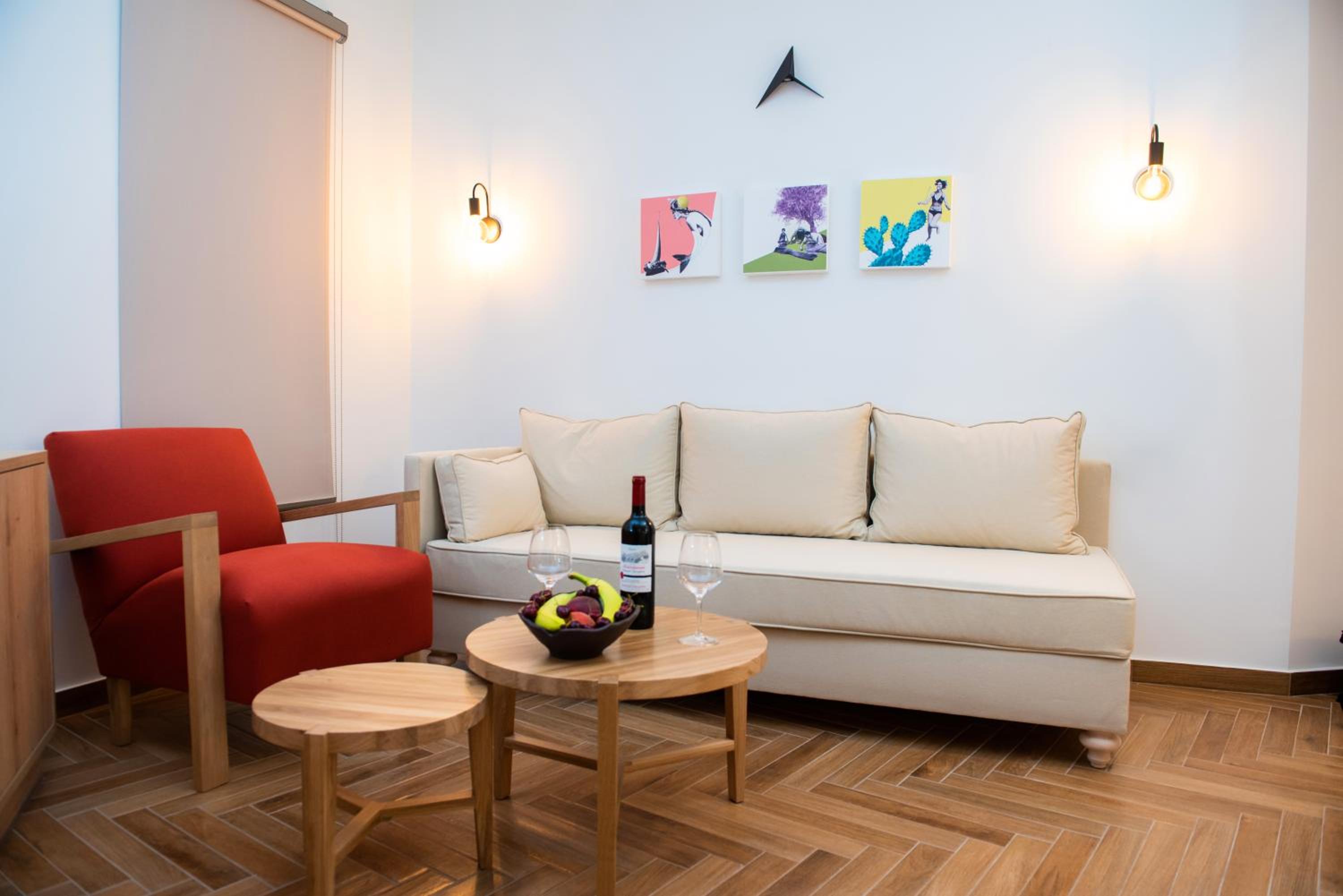 Deluxe Junior Suite - Photo 3