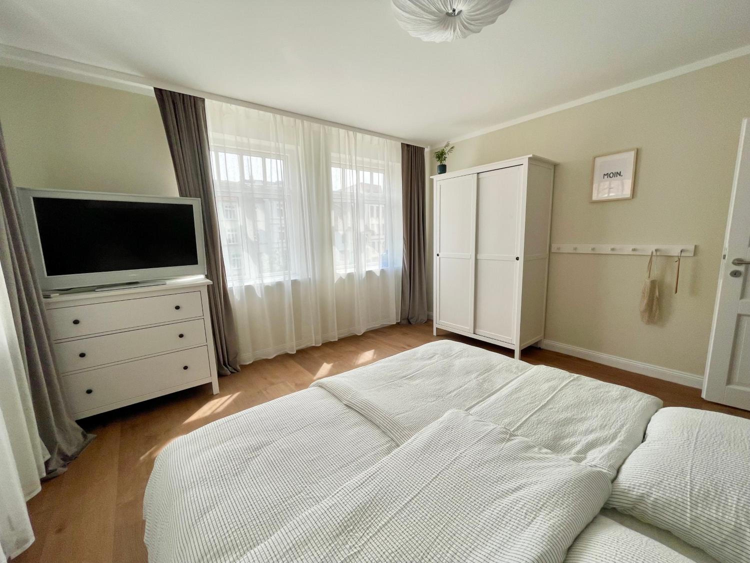Apartment with Balcony photo 3