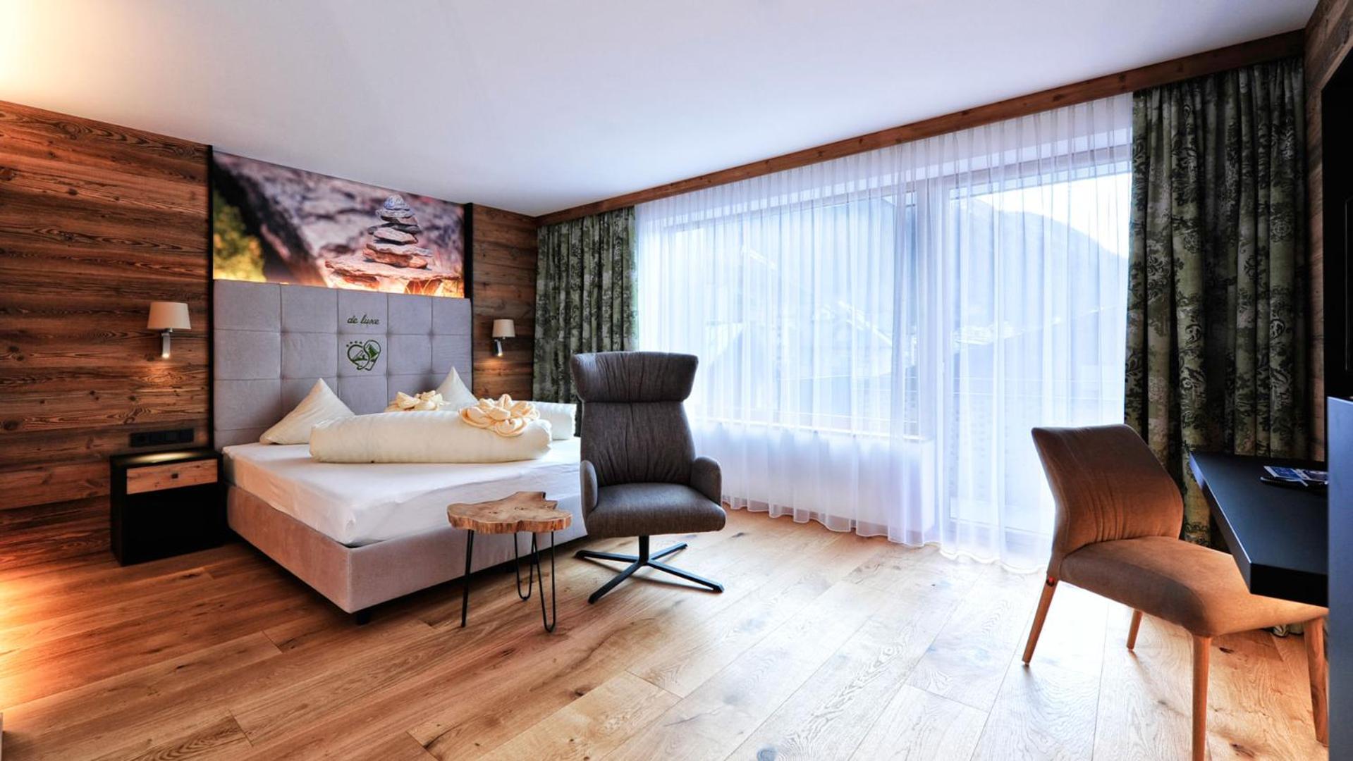 Deluxe Double Room with Shower photo 3