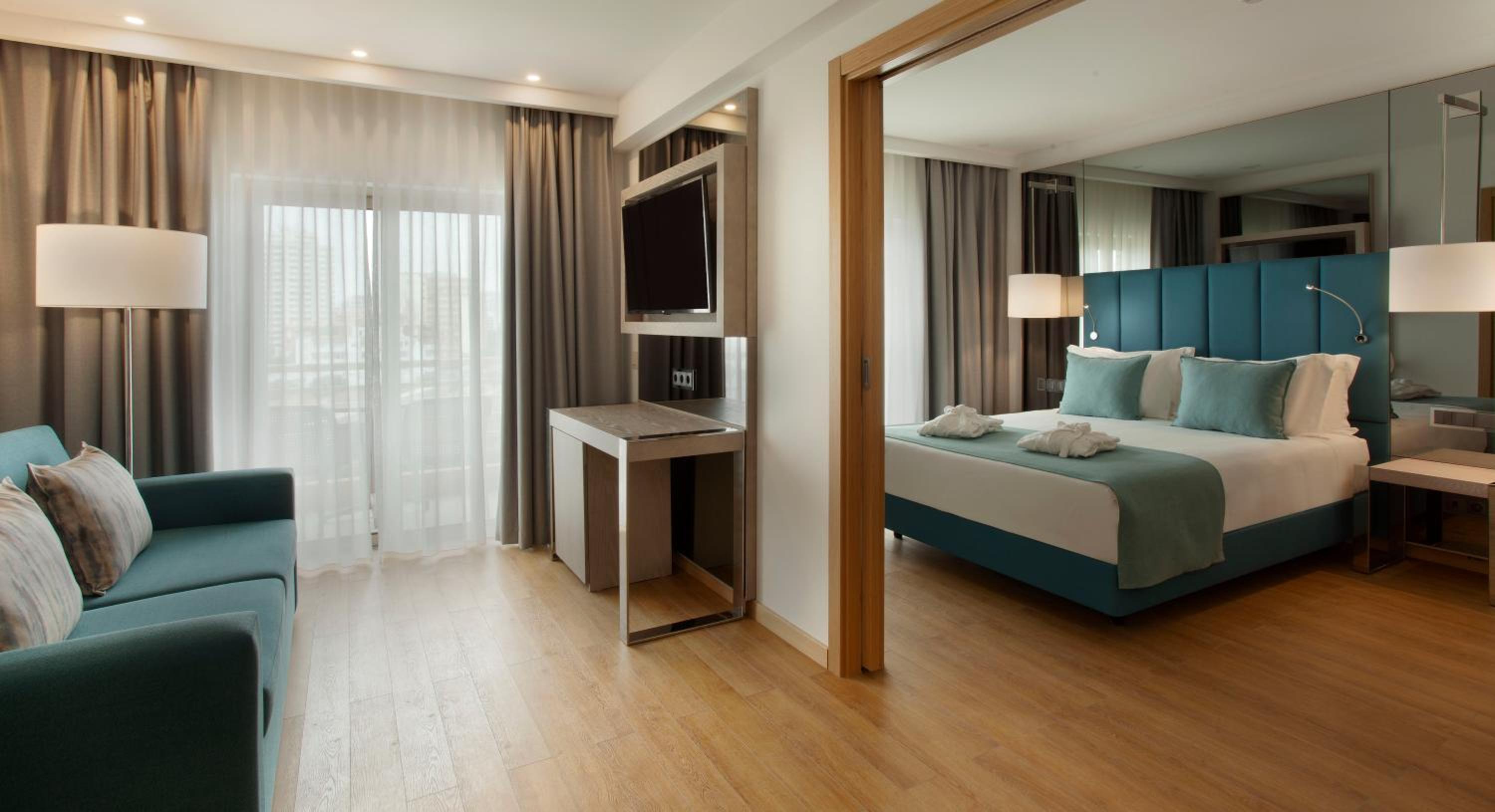  Suite Terrace with Lateral Sea View photo 2