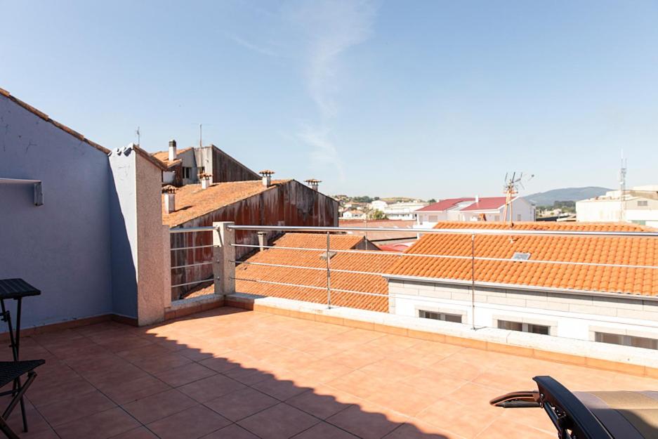 Apartment with Balcony - Photo 2