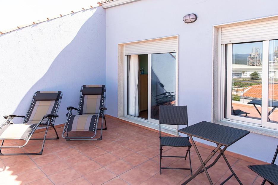 Apartment with Balcony - Photo 3