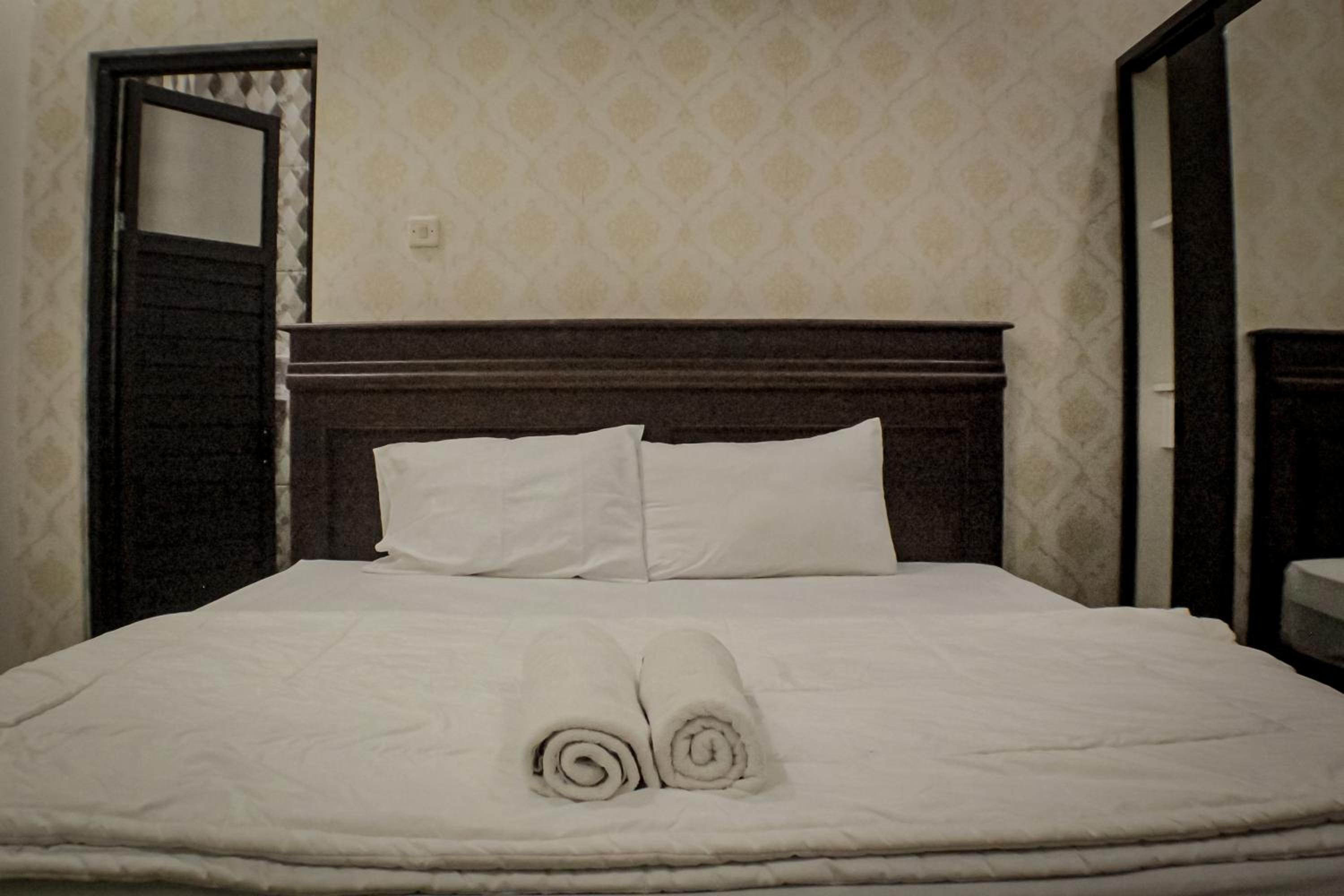 Deluxe King Room photo 2