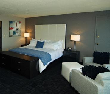 Deluxe King Room - Photo 1
