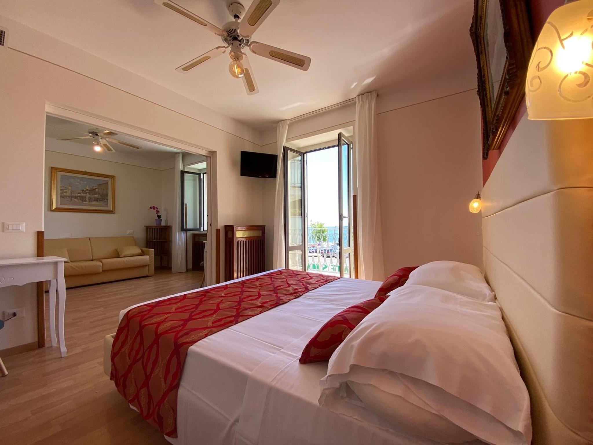 Suite with Balcony and Lake View photo 1
