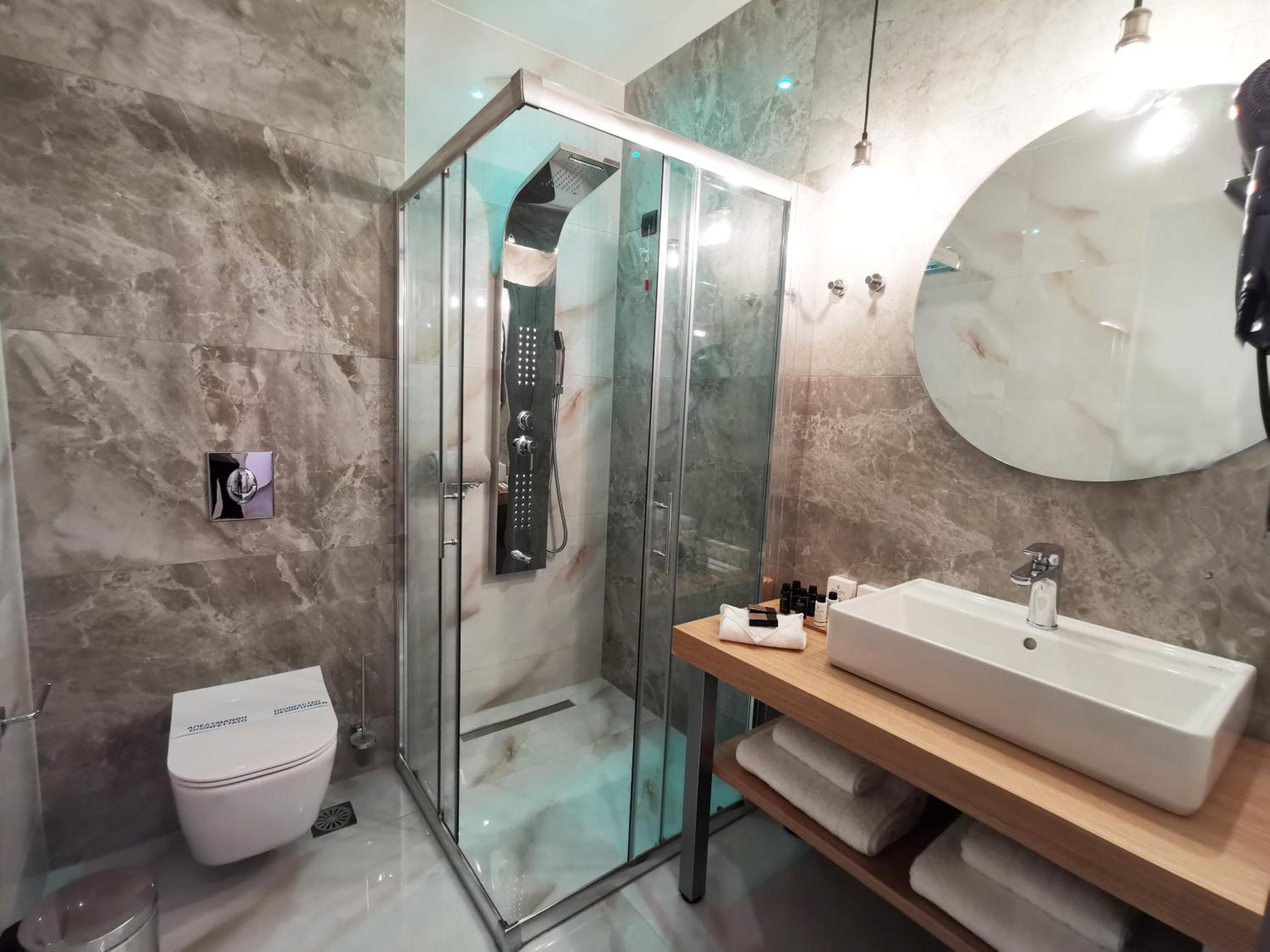 Standard Double Room - Photo 3