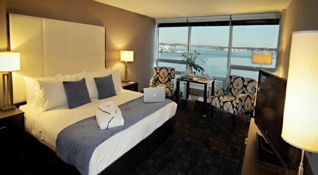King Room with River View - Photo 1