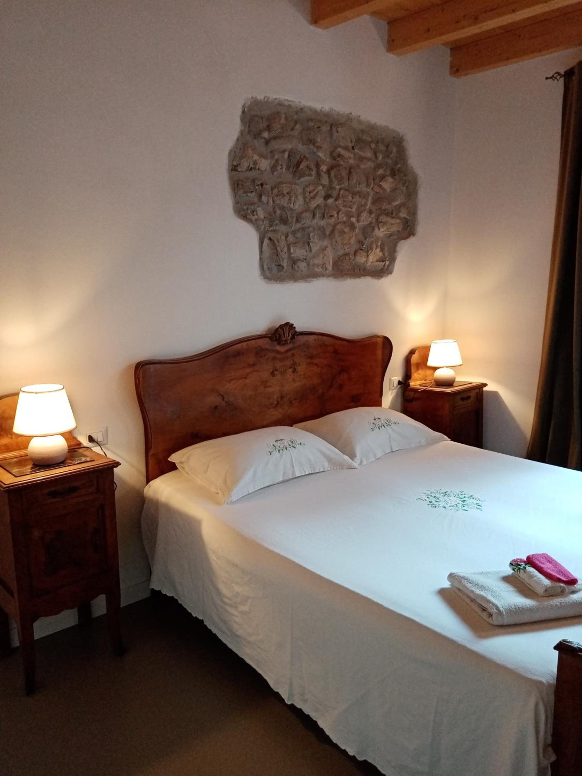 Deluxe Double Room (2 Adults + 1 Child) - Photo 35