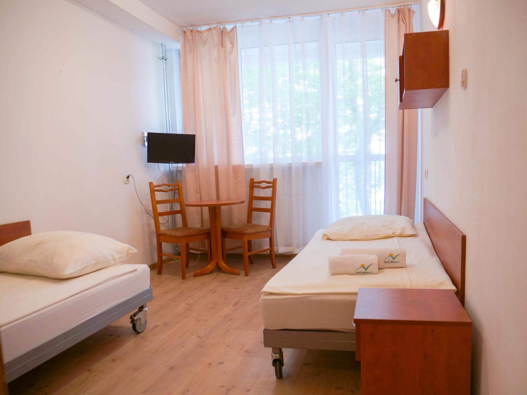 Double Room with Balcony - Photo 14