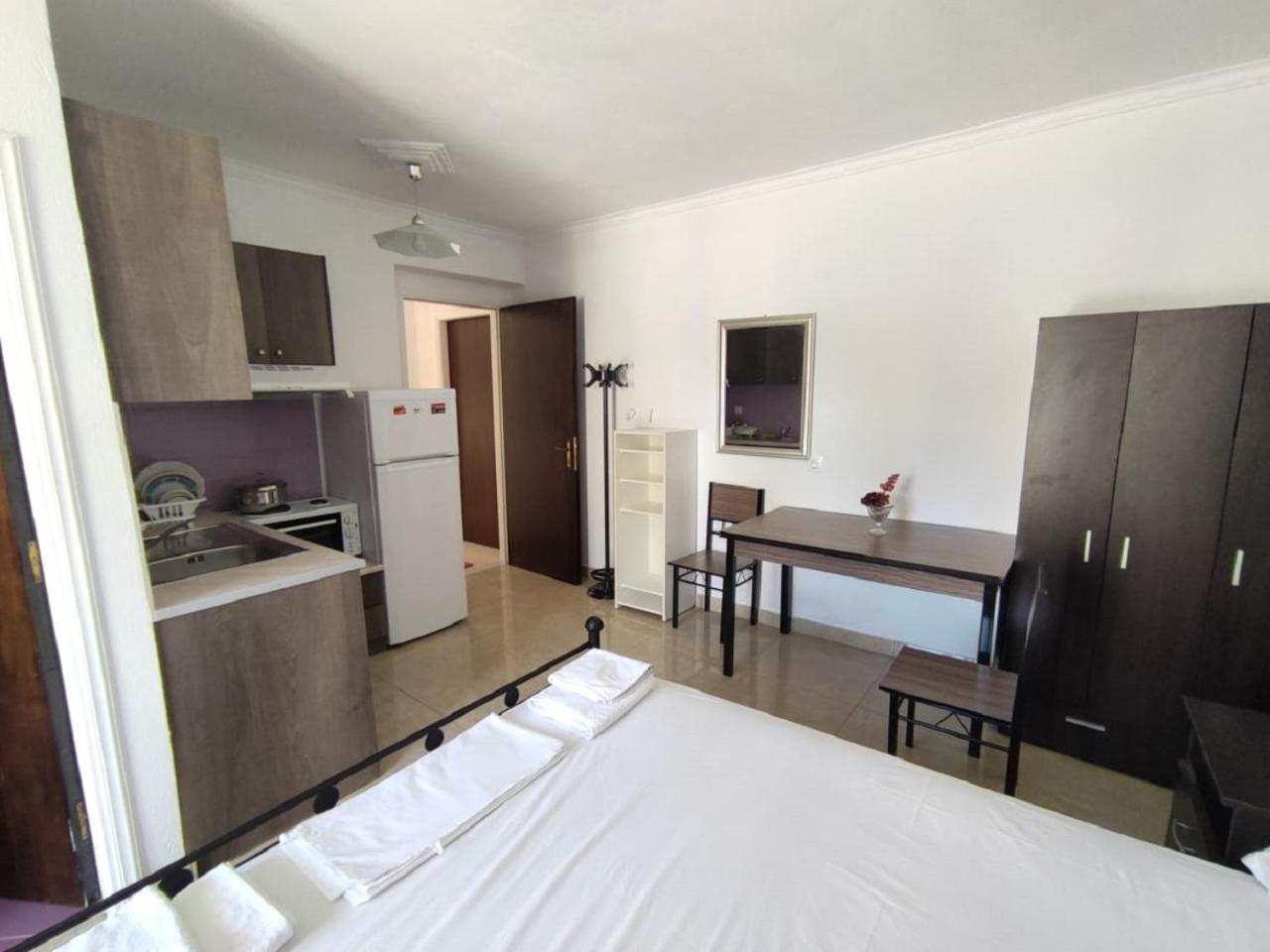 Economy Double Room - Photo 19