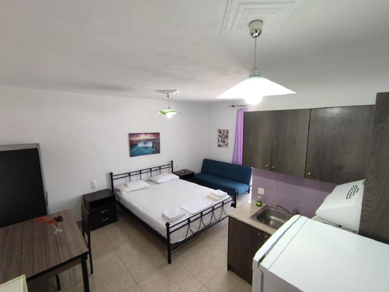 Economy Double Room - Photo 7