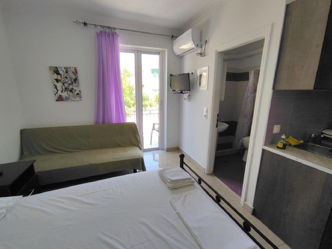 Economy Double Room - Photo 5