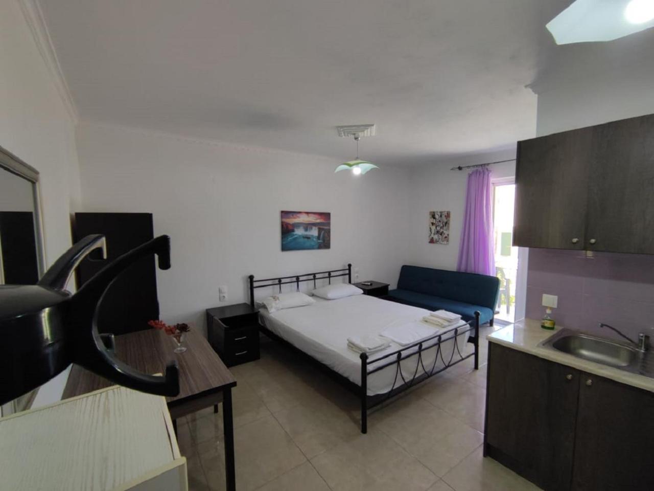 Economy Double Room - Photo 3