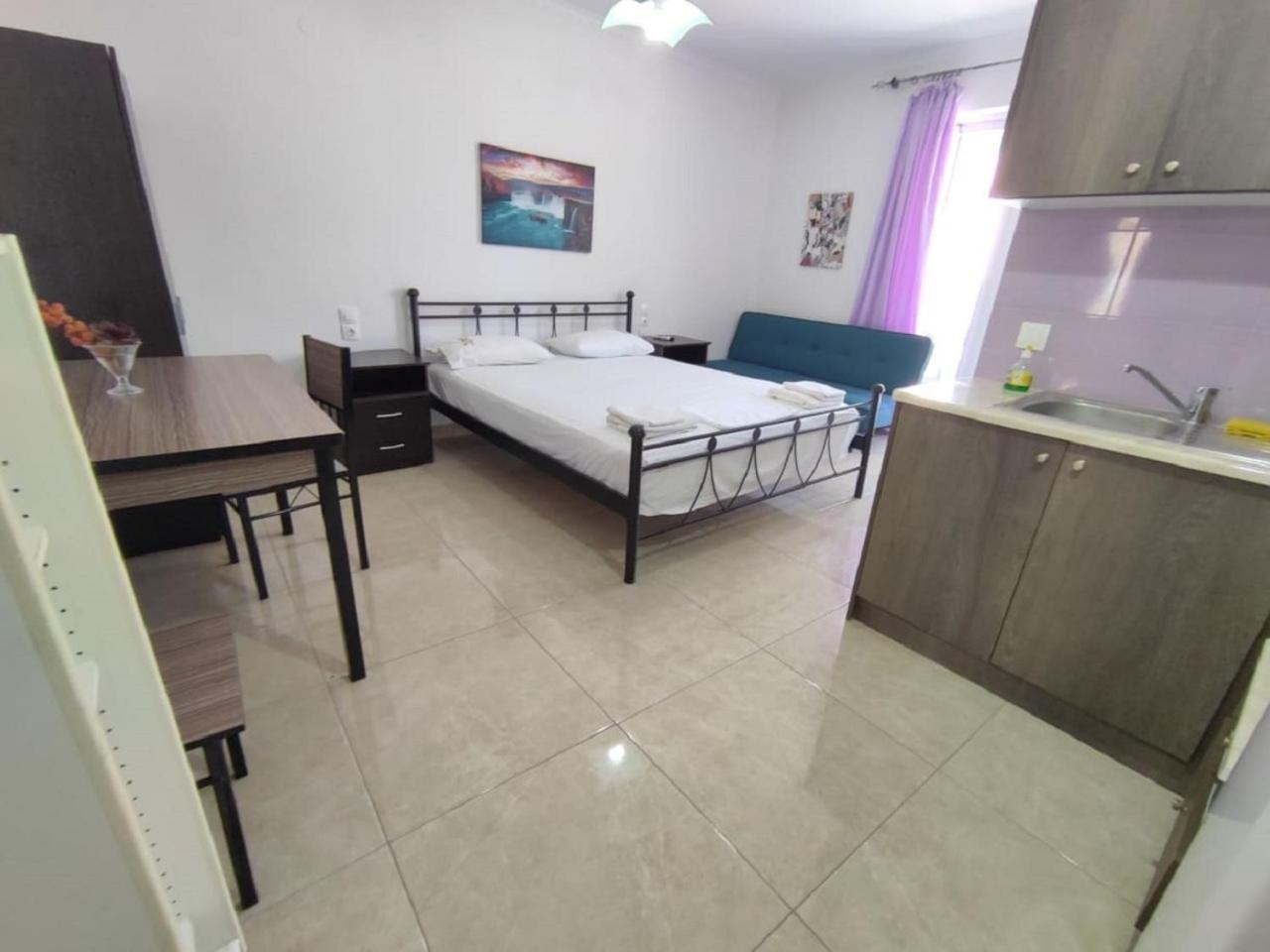 Economy Double Room - Photo 22